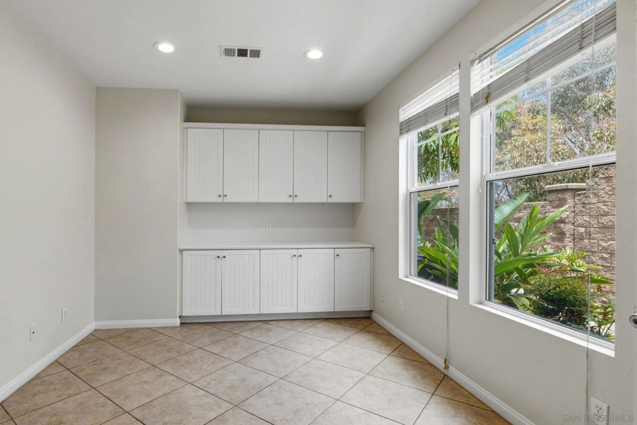 Photo #4: 260016801 Listing: Photo #4