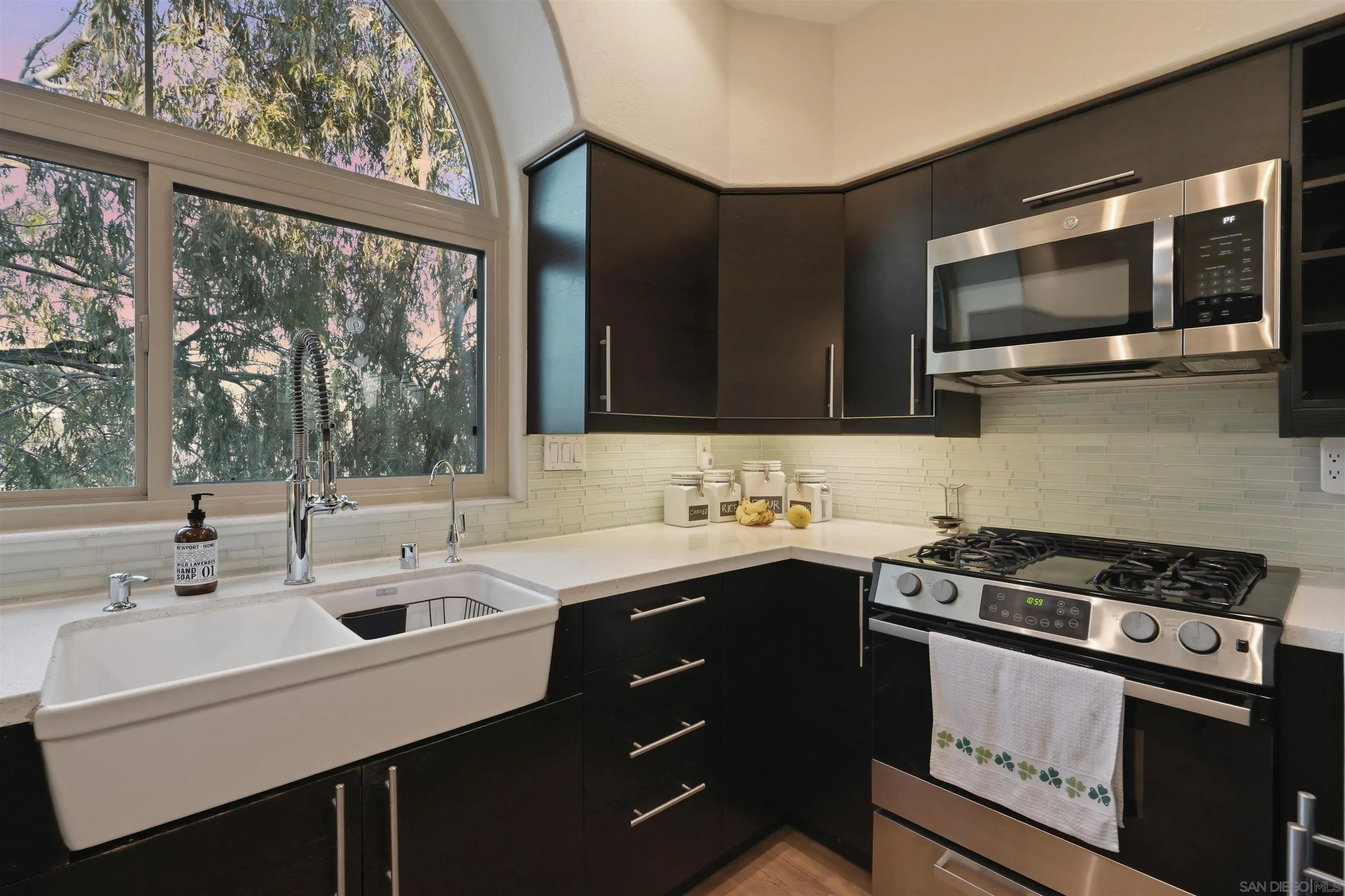https://cdn.realtyfeed.com/cdn/127/260016802/50ed3671c0ccc612fe18d8a56fe58a11.webp