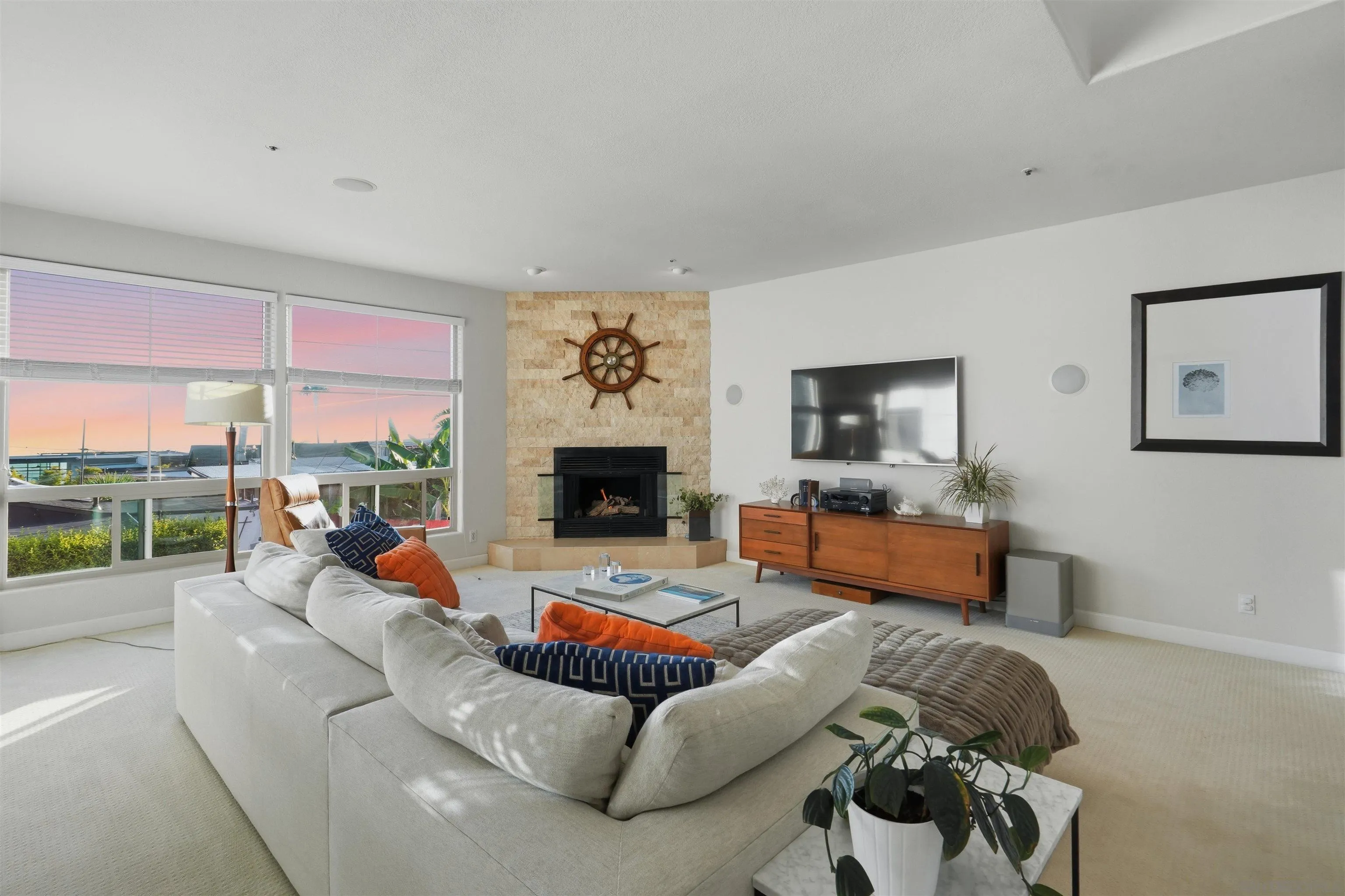 https://cdn.realtyfeed.com/cdn/127/260016802/746990a859357560c3164a28fc916cc8.webp