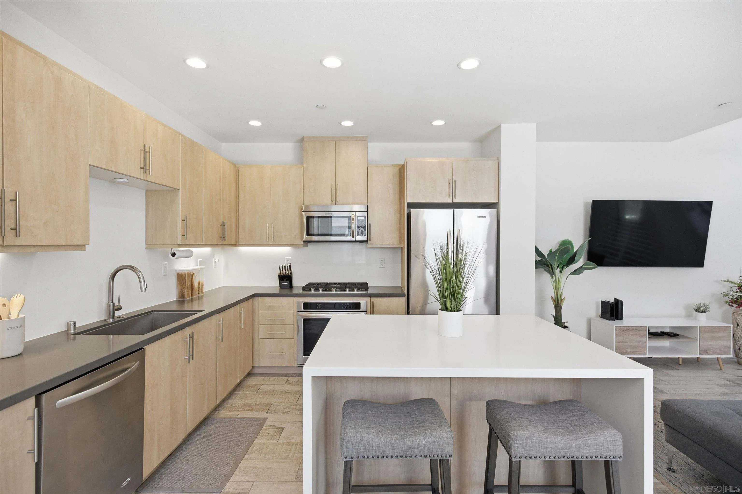 Photo #8: 260016803 Listing: Photo #8