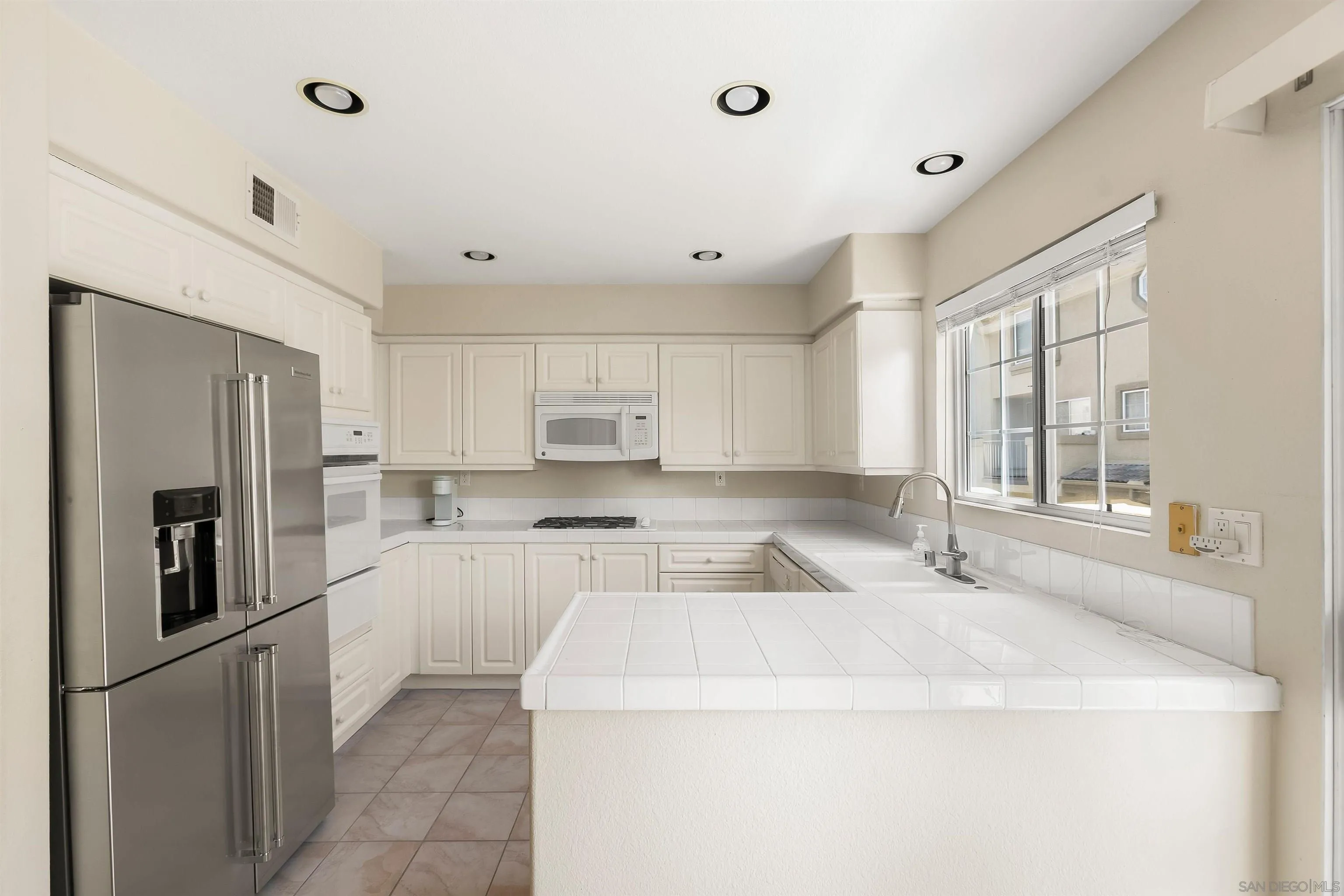 Photo #10: 260016811 Listing: Photo #10