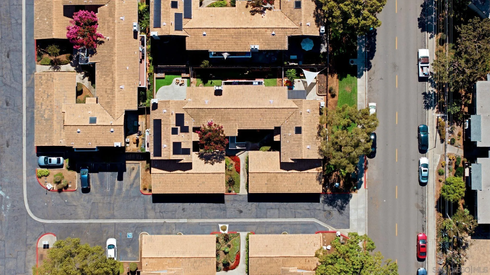 https://cdn.realtyfeed.com/cdn/127/260016816/102b8ca459730e1aece1384459862f66.webp