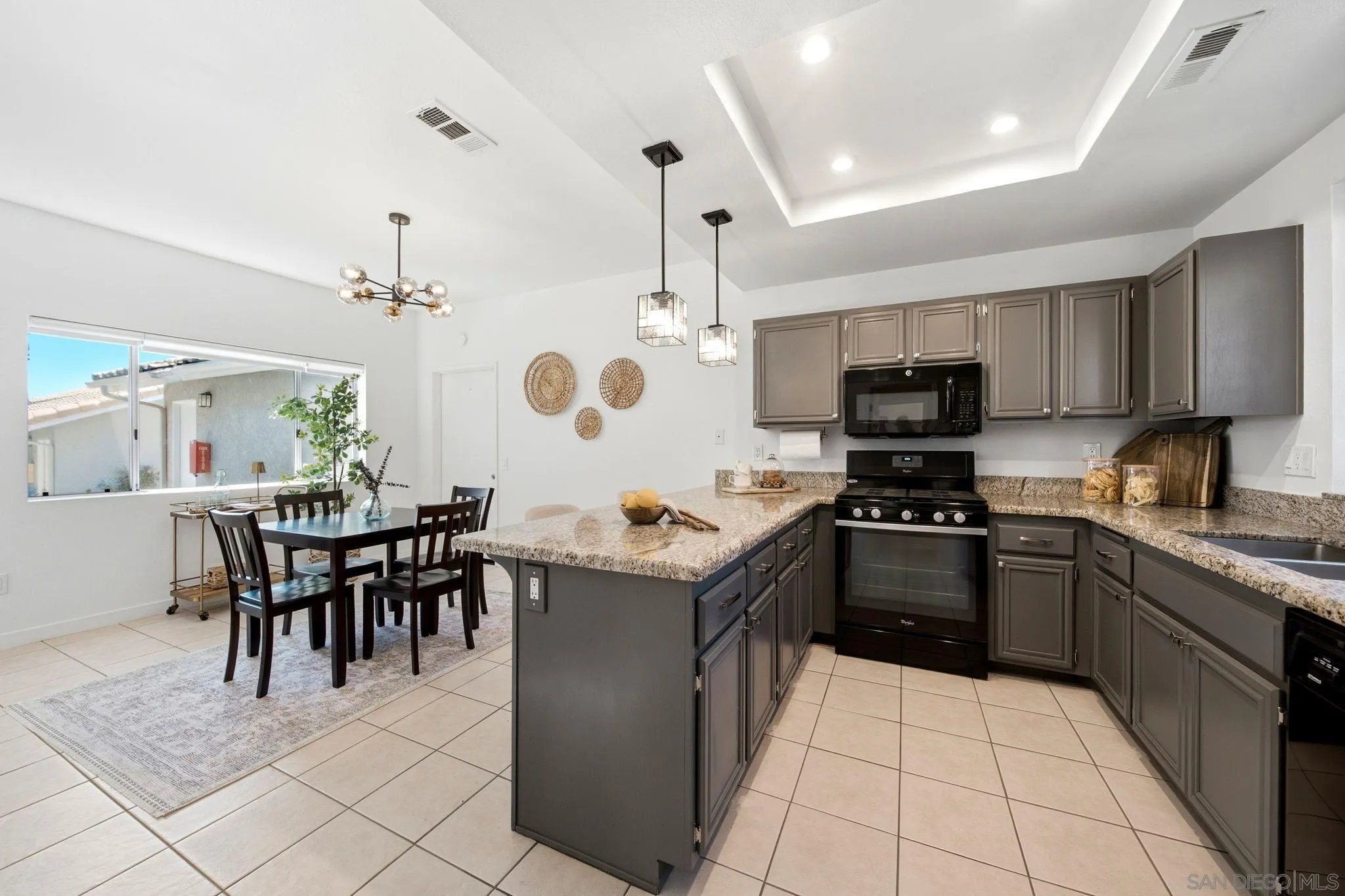 https://cdn.realtyfeed.com/cdn/127/260016816/260d68652beab38a01431134e355fe22.webp