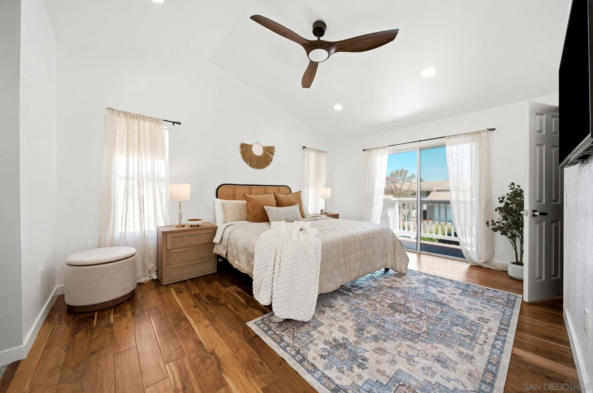 https://cdn.realtyfeed.com/cdn/127/260016816/73e25010eb2cd3d3f52e928a679ce584.webp