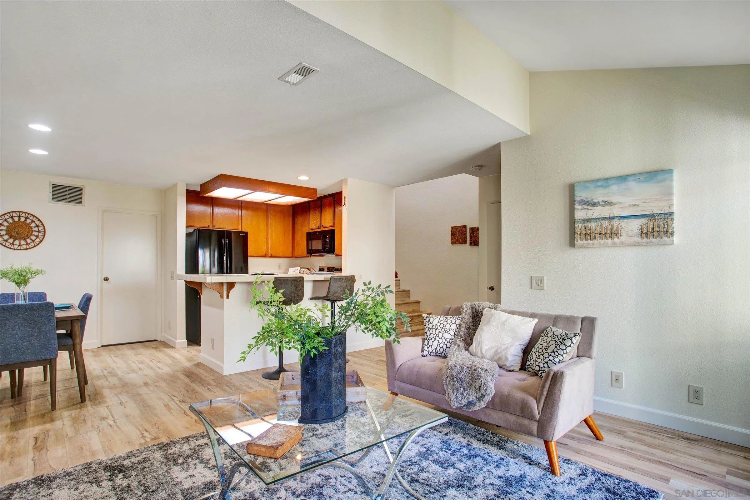Photo #8: 260016820 Listing: Photo #8