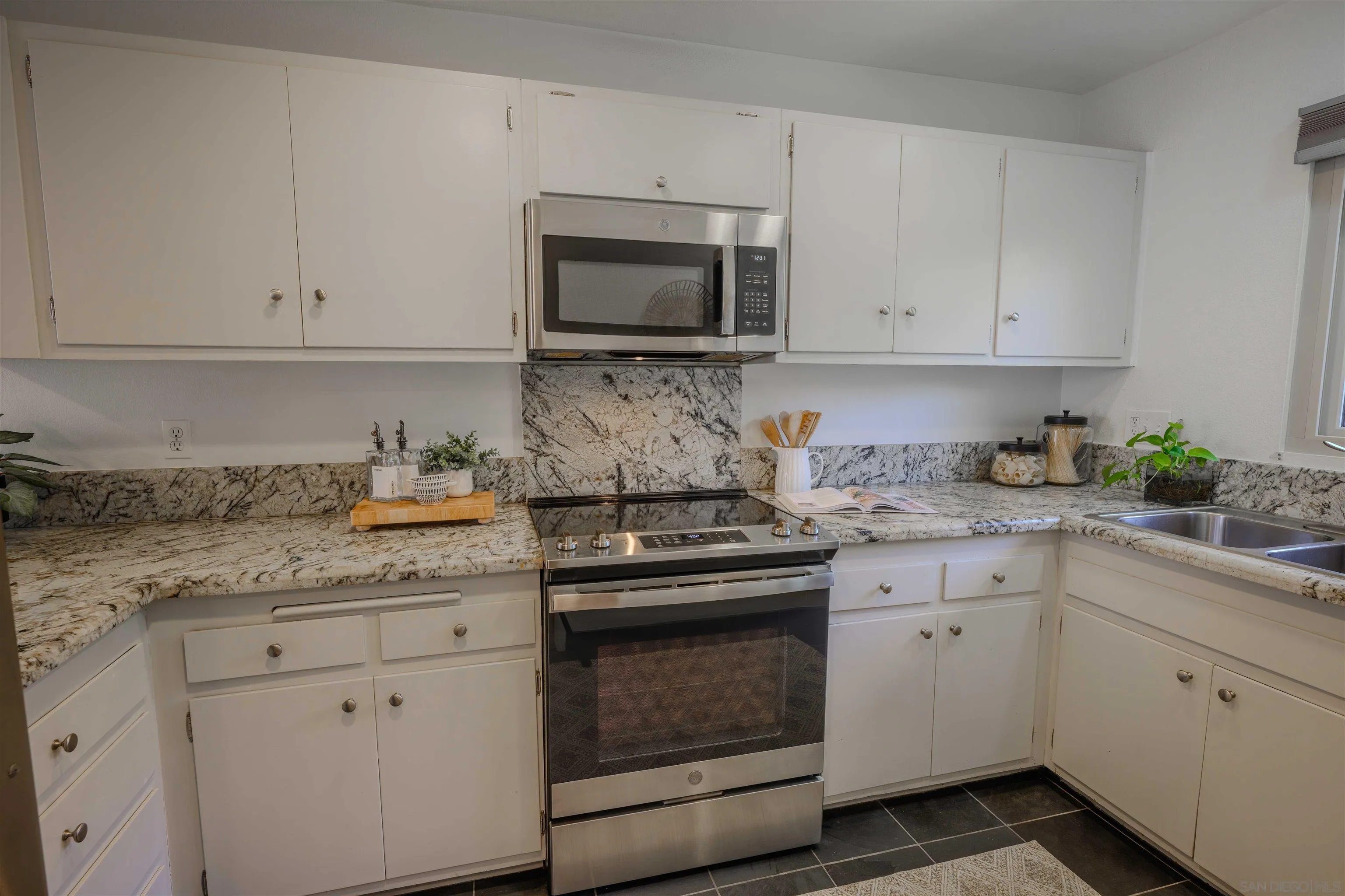 https://cdn.realtyfeed.com/cdn/127/260016827/13cb11cd3c05aeabeb959da5f59f0c86.webp