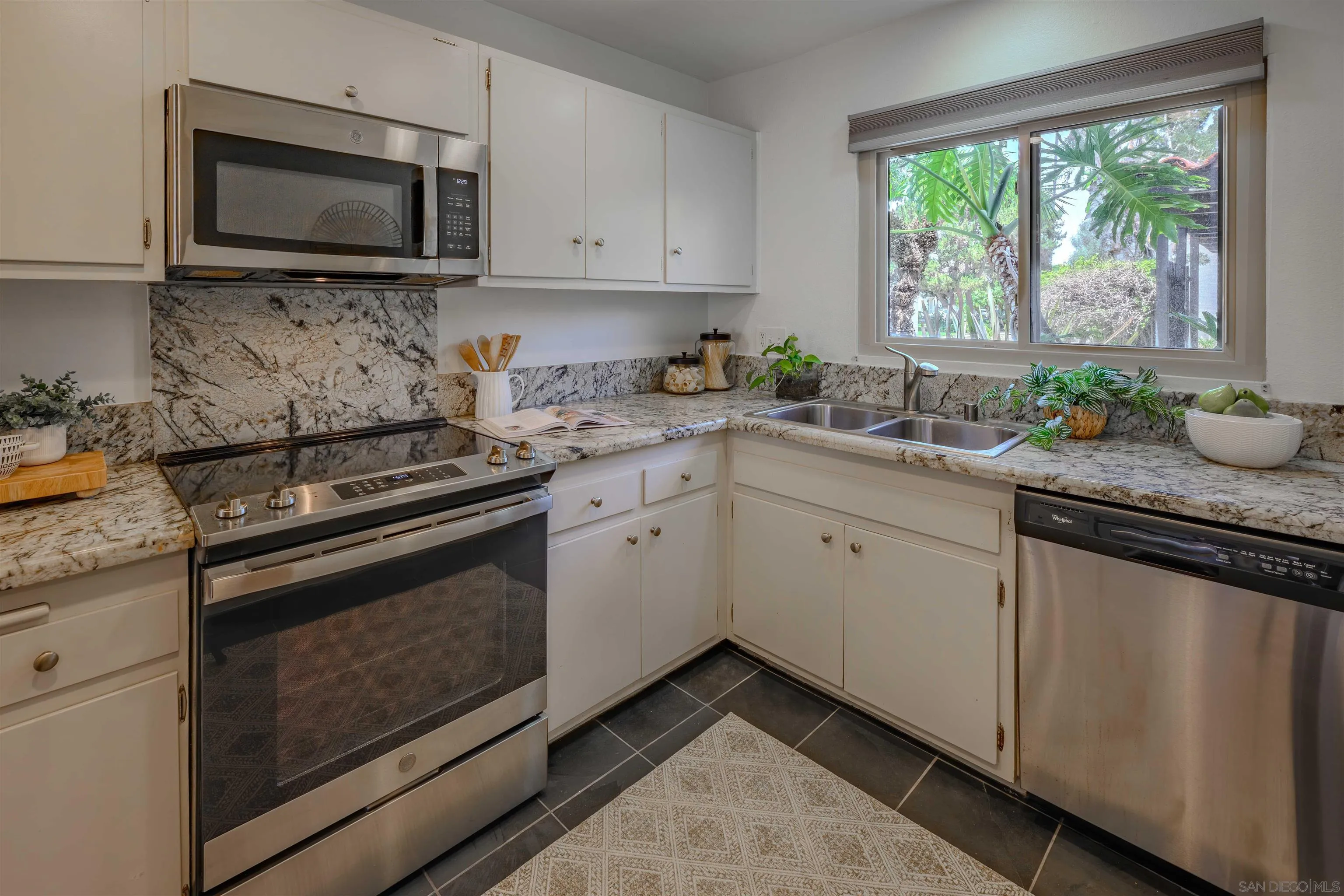 Photo #7: 260016827 Listing: Photo #7