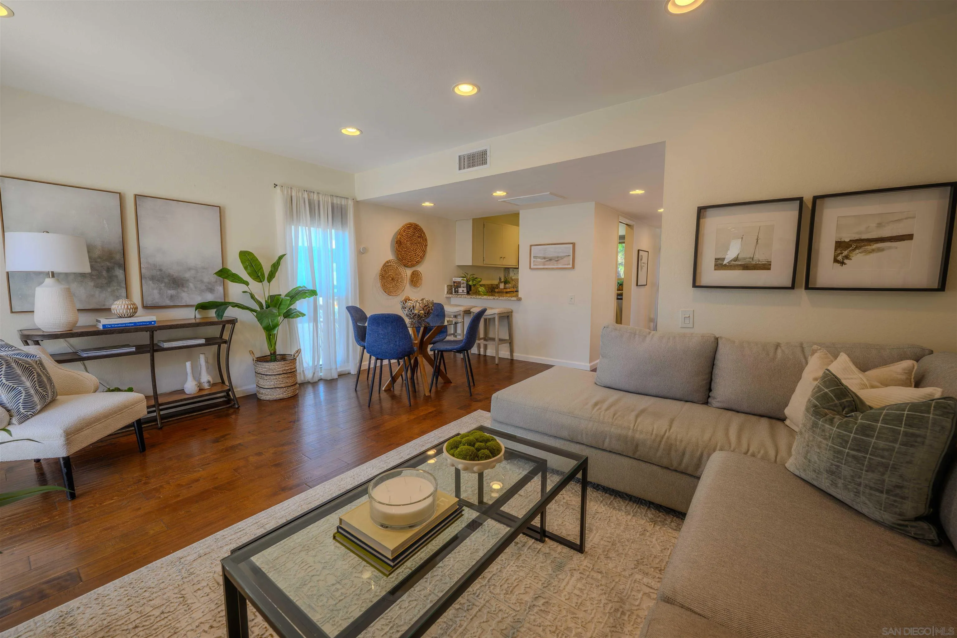 https://cdn.realtyfeed.com/cdn/127/260016827/75ed41d19c5a074d96cf93c4f65ee535.webp