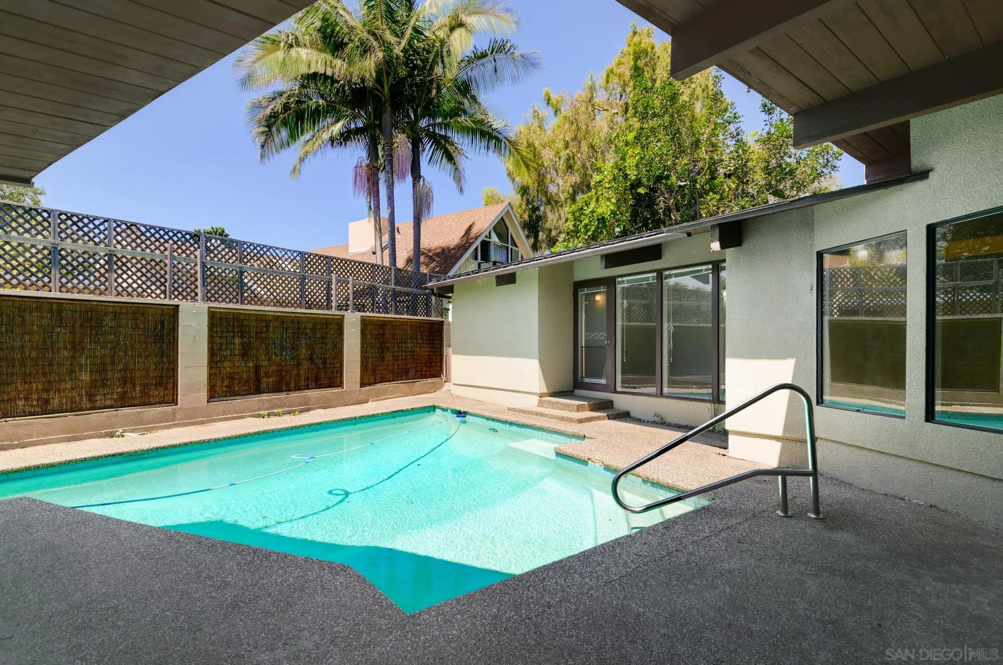 https://cdn.realtyfeed.com/cdn/127/260016830/0670f7743d845d01c429ed74f41f0bf0.webp