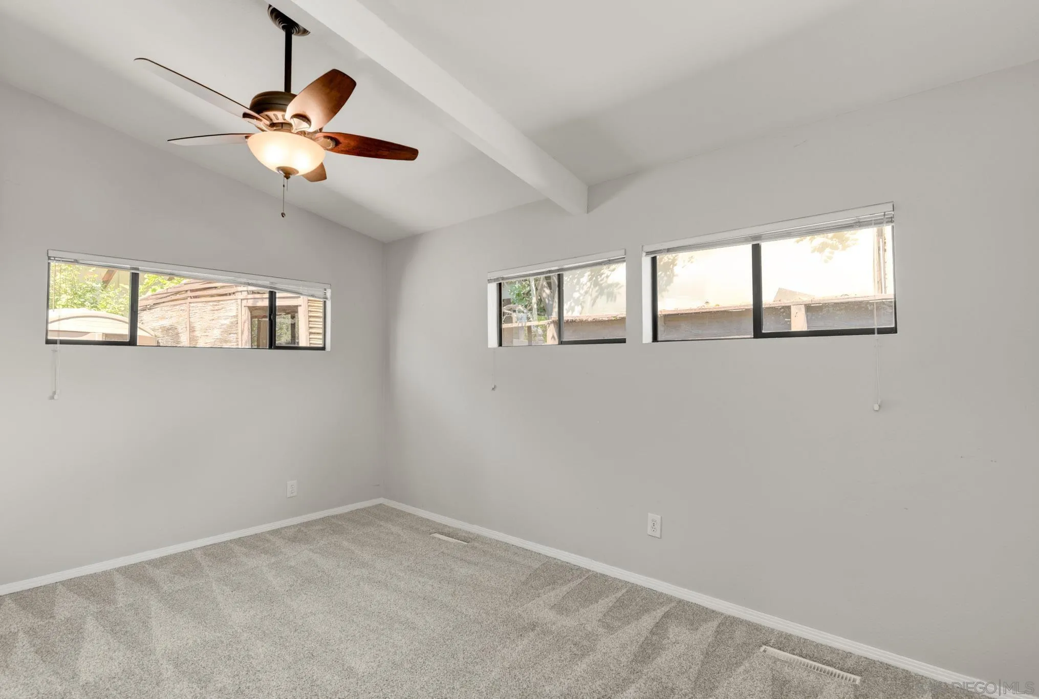 https://cdn.realtyfeed.com/cdn/127/260016830/2a84012e3bdee77f890edec352904cf0.webp