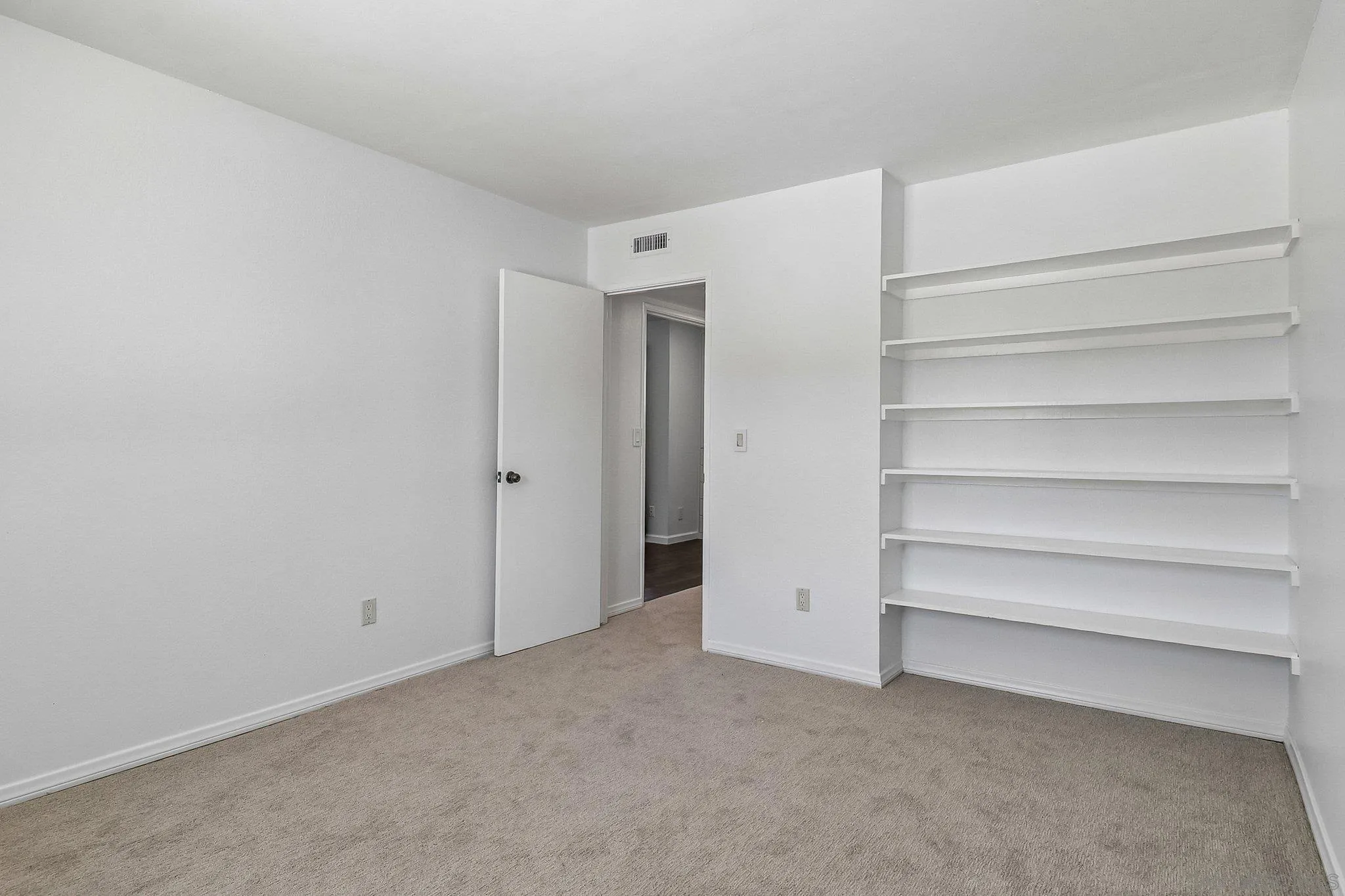 Photo #23: 260016831 Listing: Photo #23
