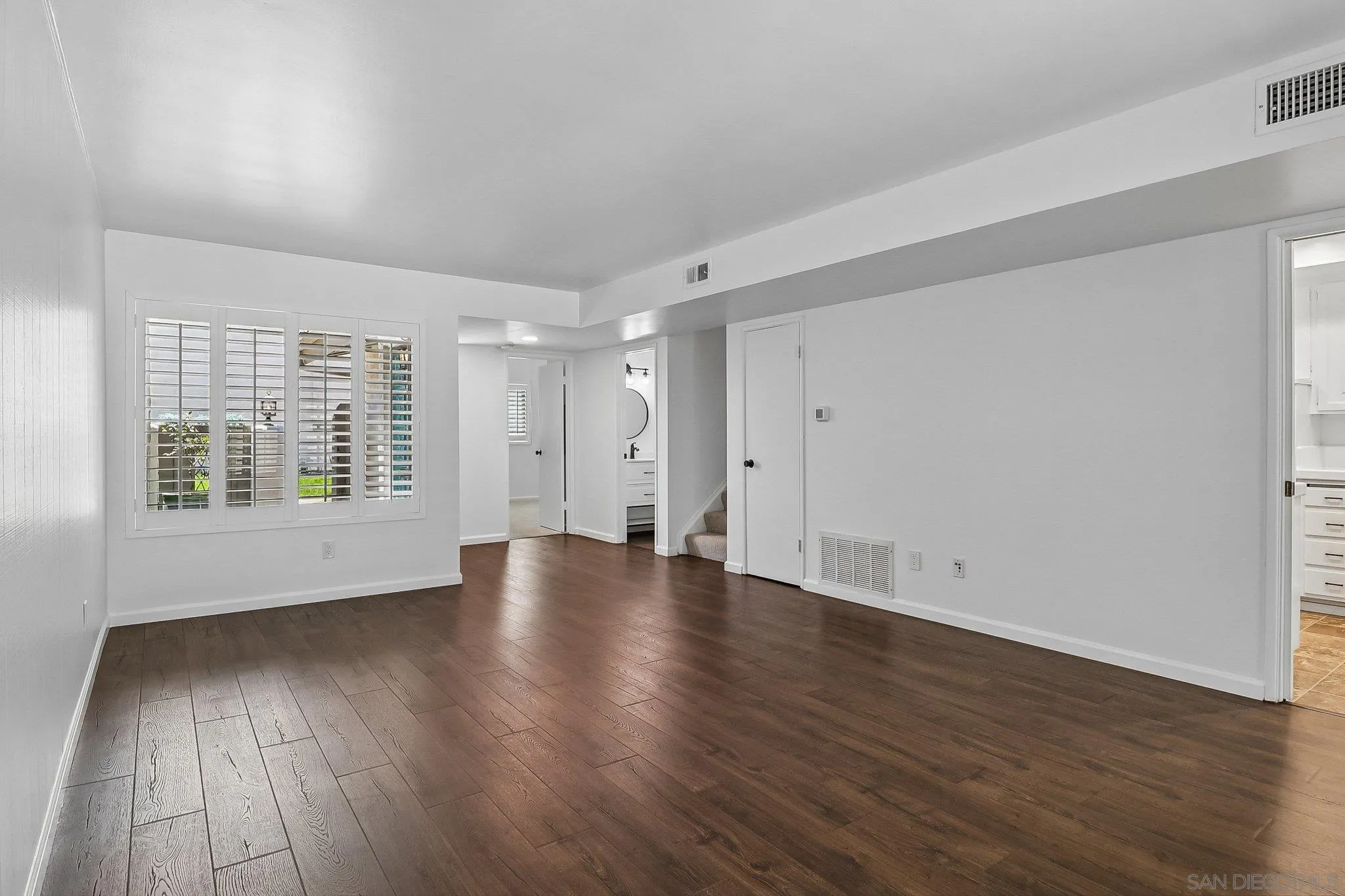 Photo #5: 260016831 Listing: Photo #5