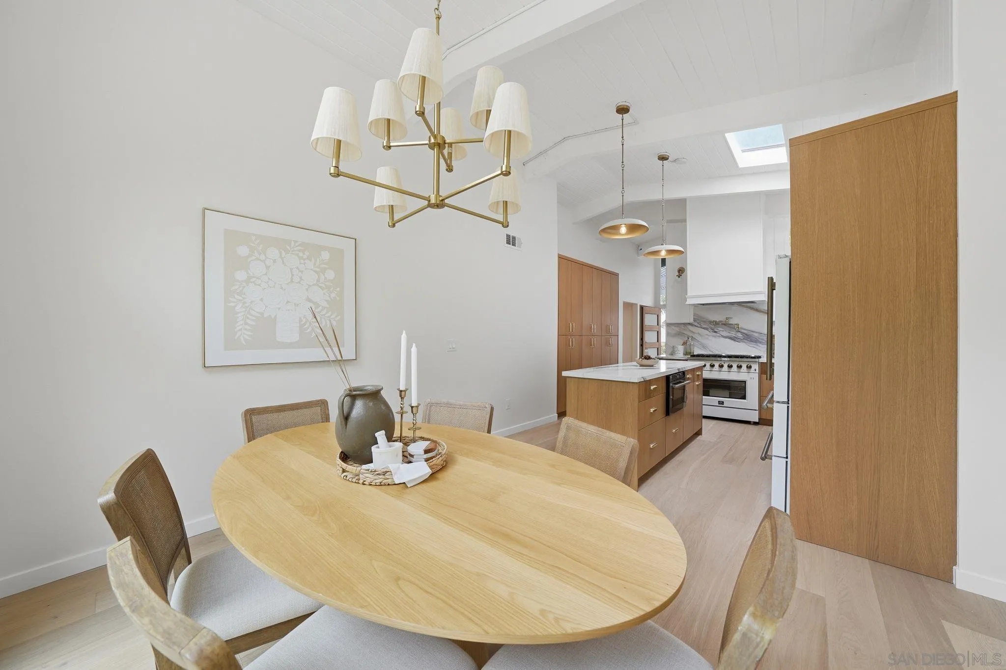 https://cdn.realtyfeed.com/cdn/127/260016834/113a17bb3c9c9e787693cf7d6b3fd1ae.webp