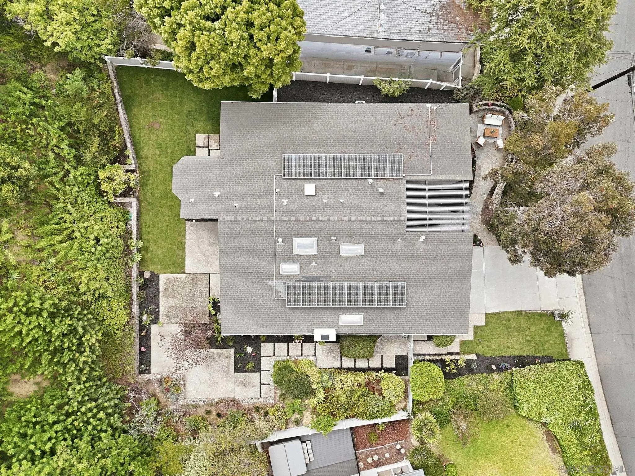 https://cdn.realtyfeed.com/cdn/127/260016834/1324a9c00954885e40b14b618950d18c.webp