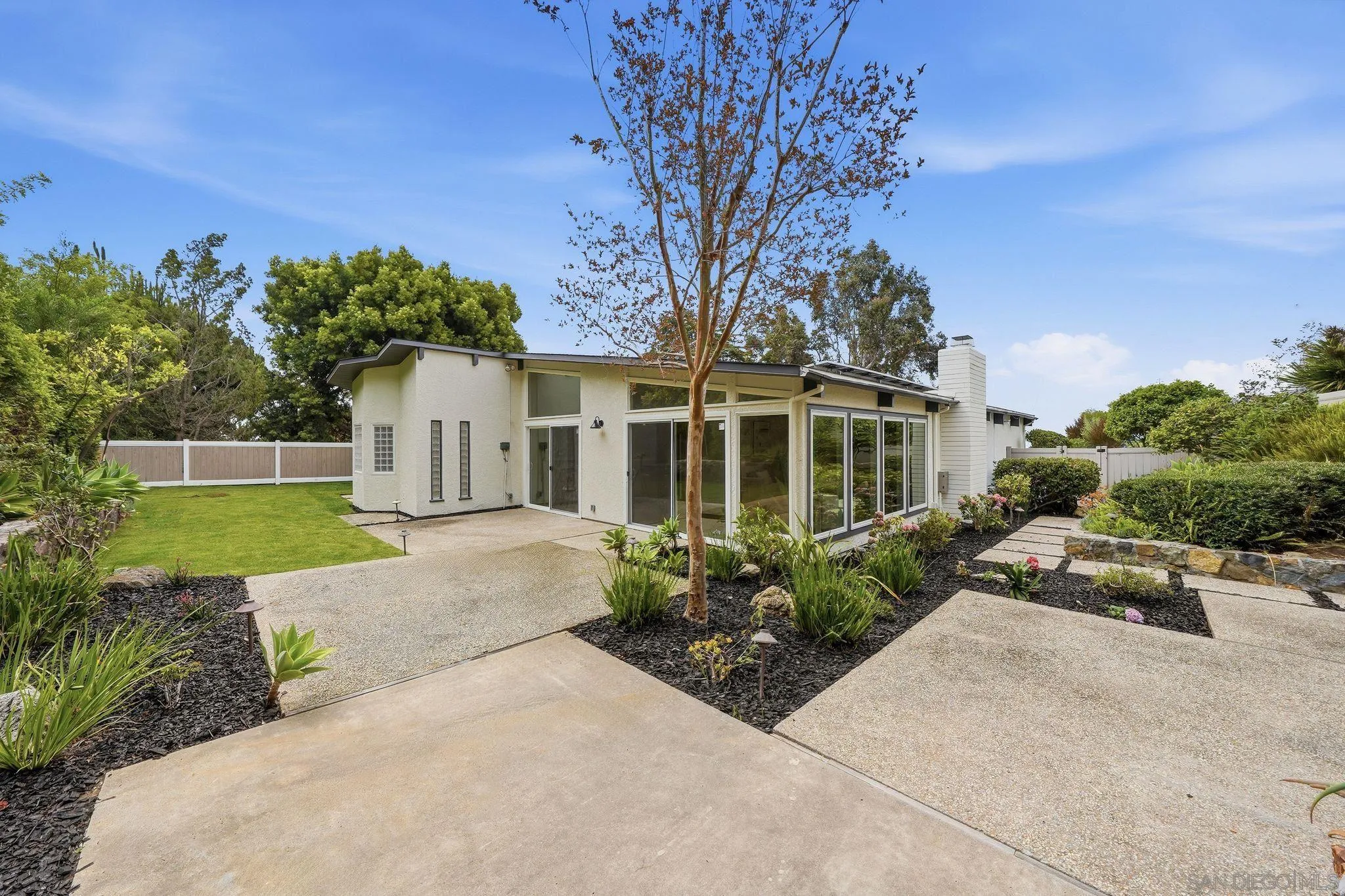 https://cdn.realtyfeed.com/cdn/127/260016834/6798f40eee1cdc2e1c82eb7d56fa4d0d.webp