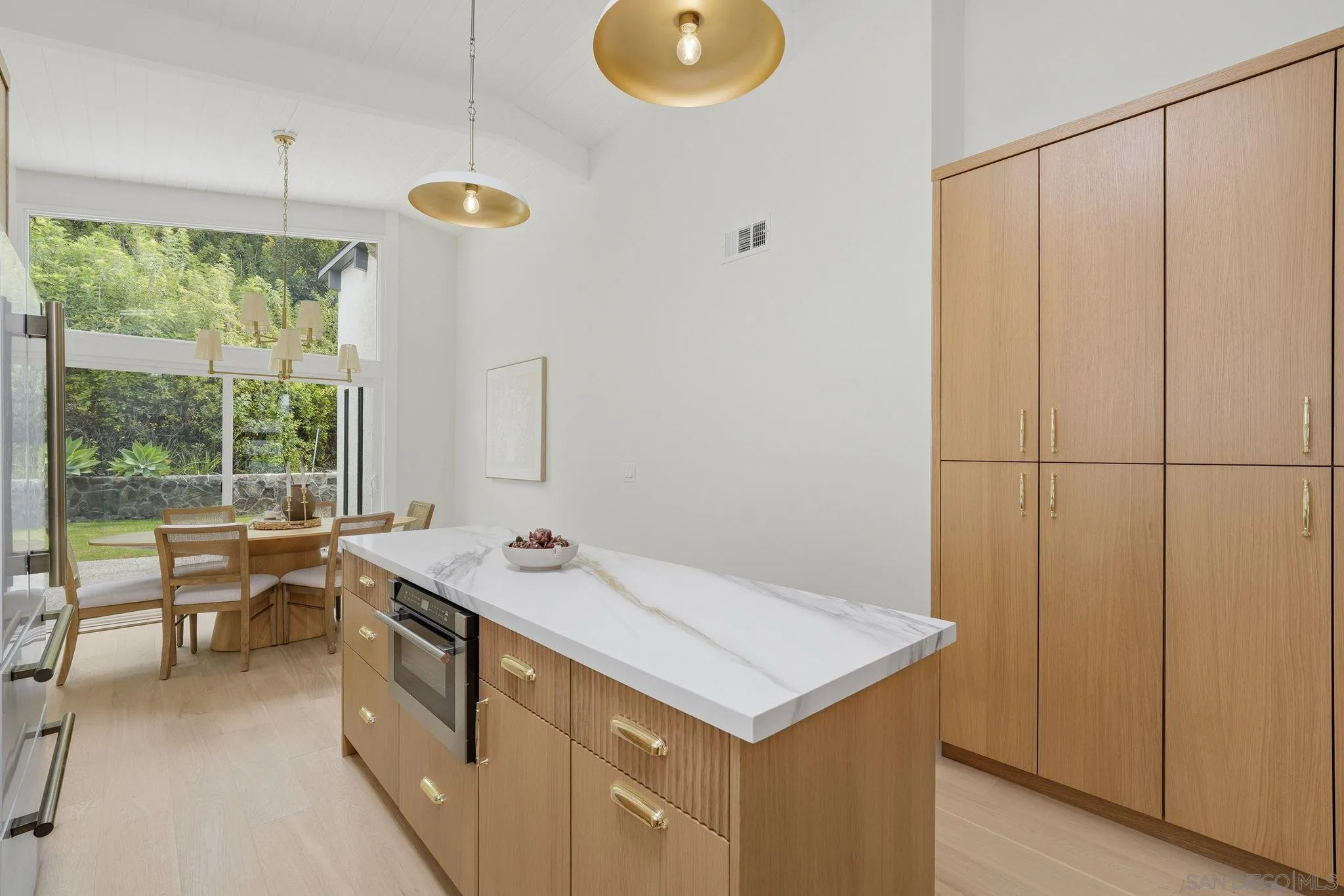 https://cdn.realtyfeed.com/cdn/127/260016834/aa2b8e00eae4204db2e53f7fe479b1a9.webp