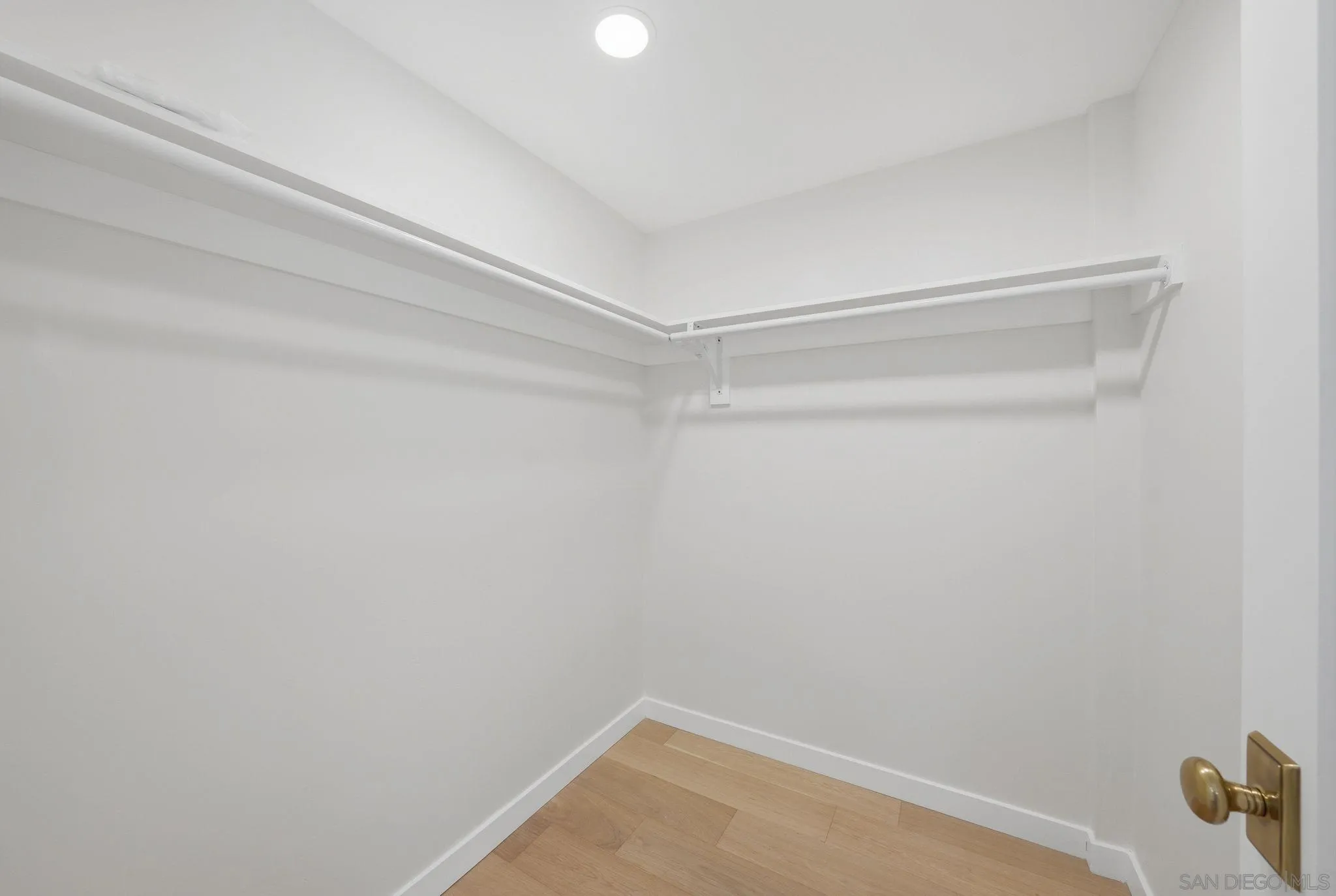 https://cdn.realtyfeed.com/cdn/127/260016834/b208513fff37a4a07d5d2cdd248f191e.webp