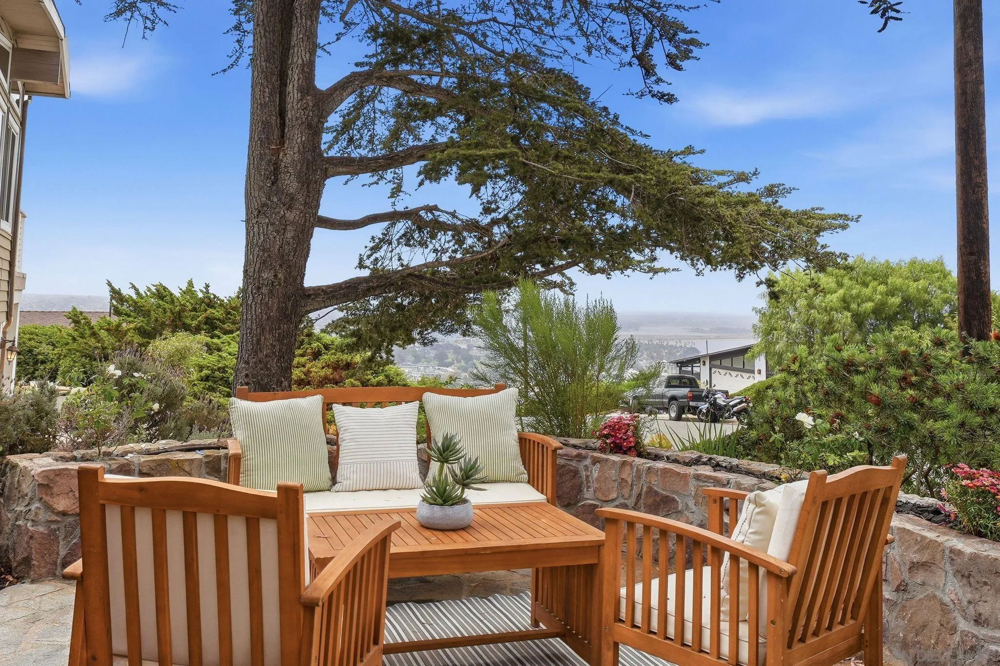 https://cdn.realtyfeed.com/cdn/127/260016834/b2429ba47f55d6cfdd479ba615c2fb35.webp
