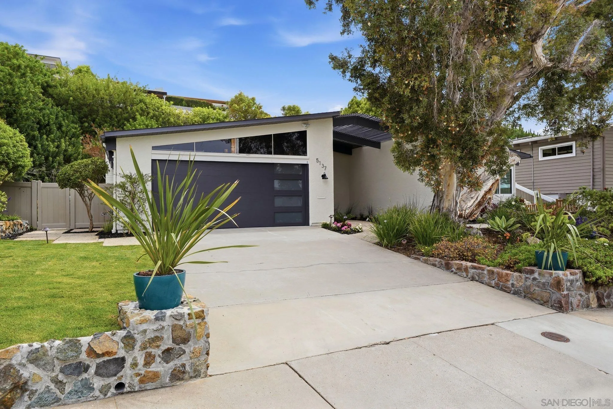 https://cdn.realtyfeed.com/cdn/127/260016834/baab1d4475fe6342c98b841d840b1528.webp