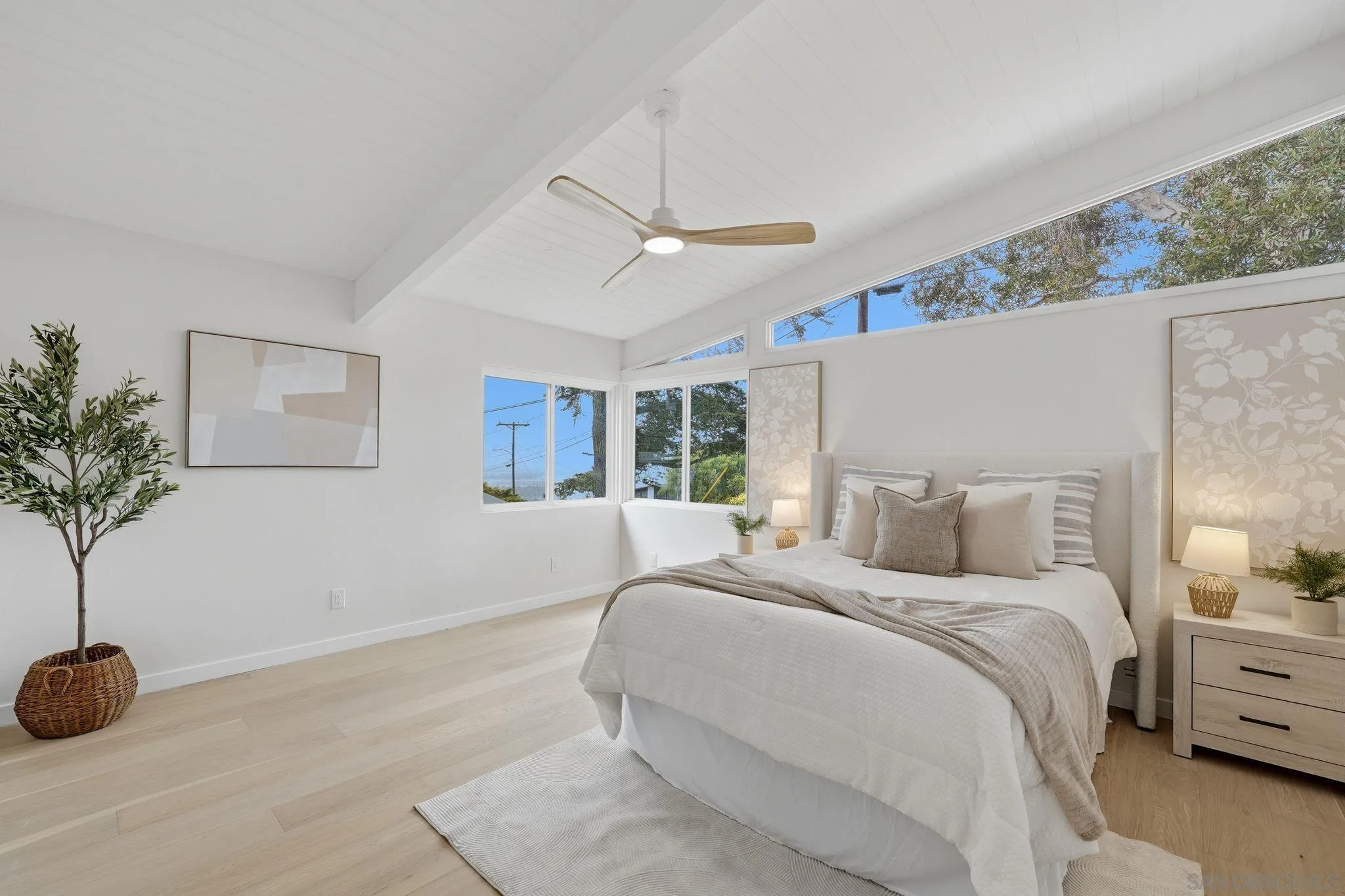 https://cdn.realtyfeed.com/cdn/127/260016834/fafead0761f465c7ad43cf52317c4ed6.webp