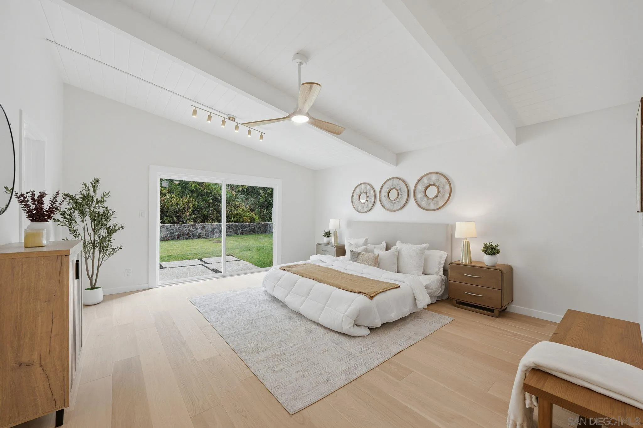 https://cdn.realtyfeed.com/cdn/127/260016834/fea3bb0dac4d86dff540eec1e78881db.webp