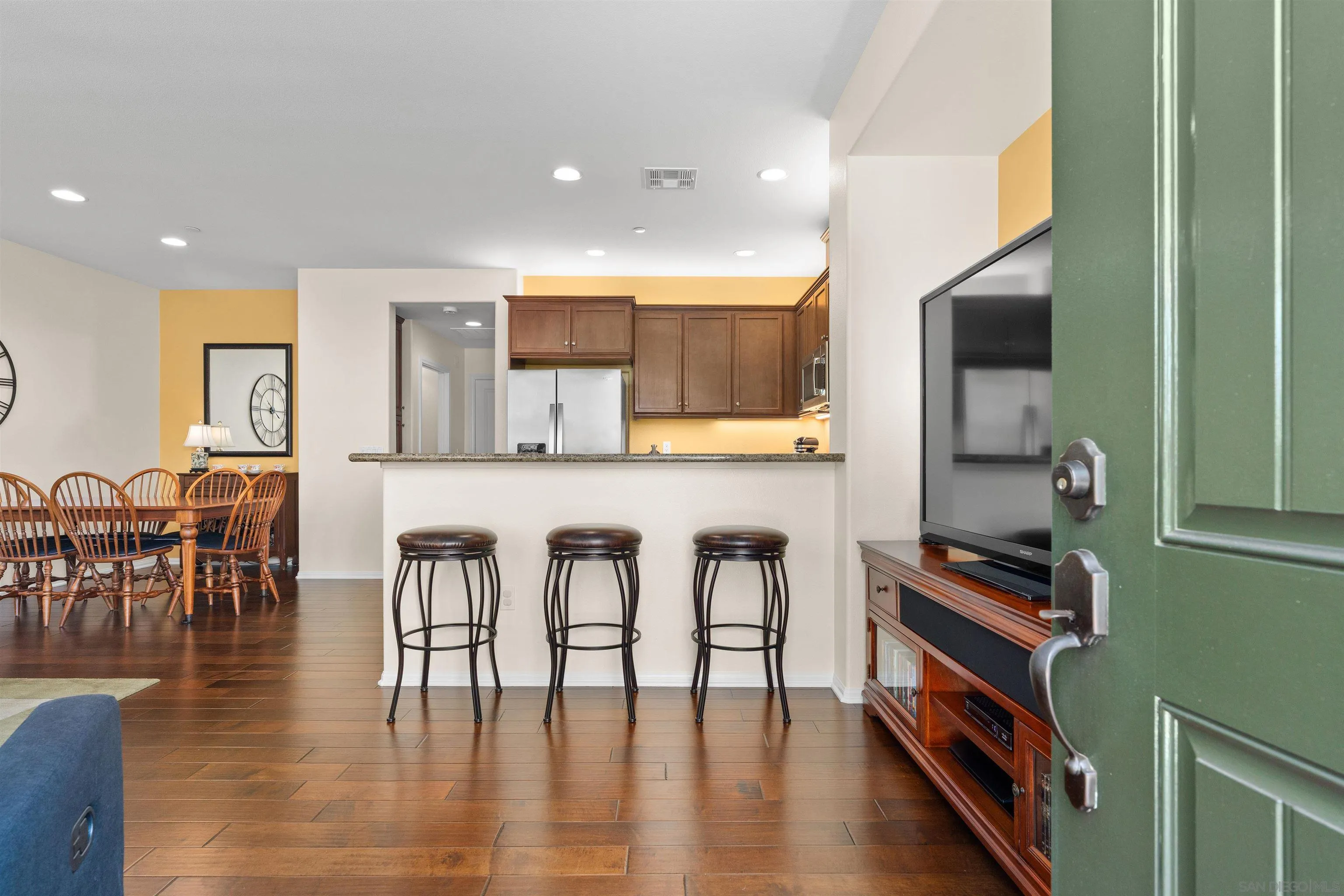 https://cdn.realtyfeed.com/cdn/127/260016840/0e0c6608daf9b40f8c8a31777864ab82.webp