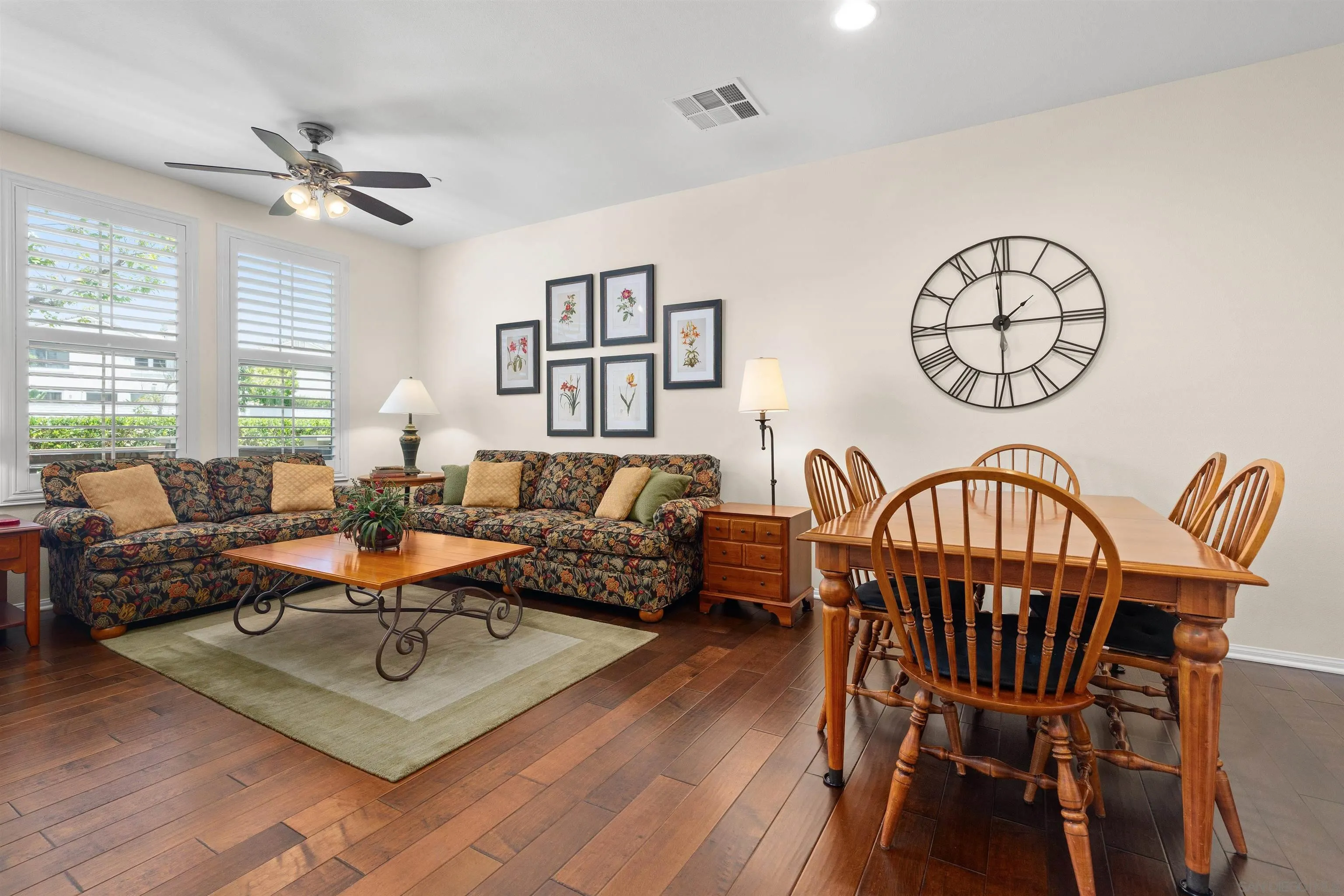 https://cdn.realtyfeed.com/cdn/127/260016840/559c58e4db70646be81b8fe9299471bf.webp