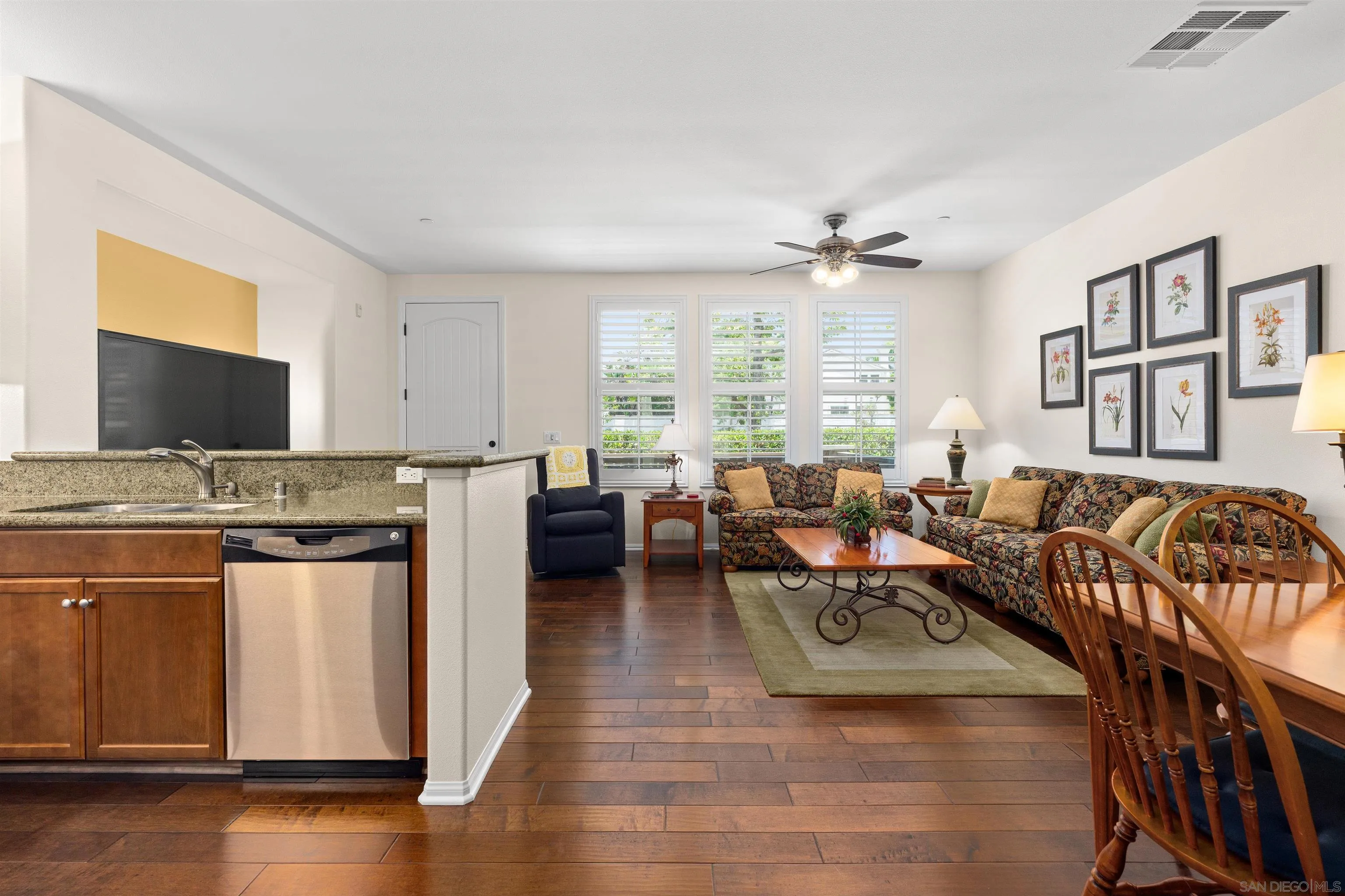 https://cdn.realtyfeed.com/cdn/127/260016840/b37df18586b51217f87be1ba181869c7.webp