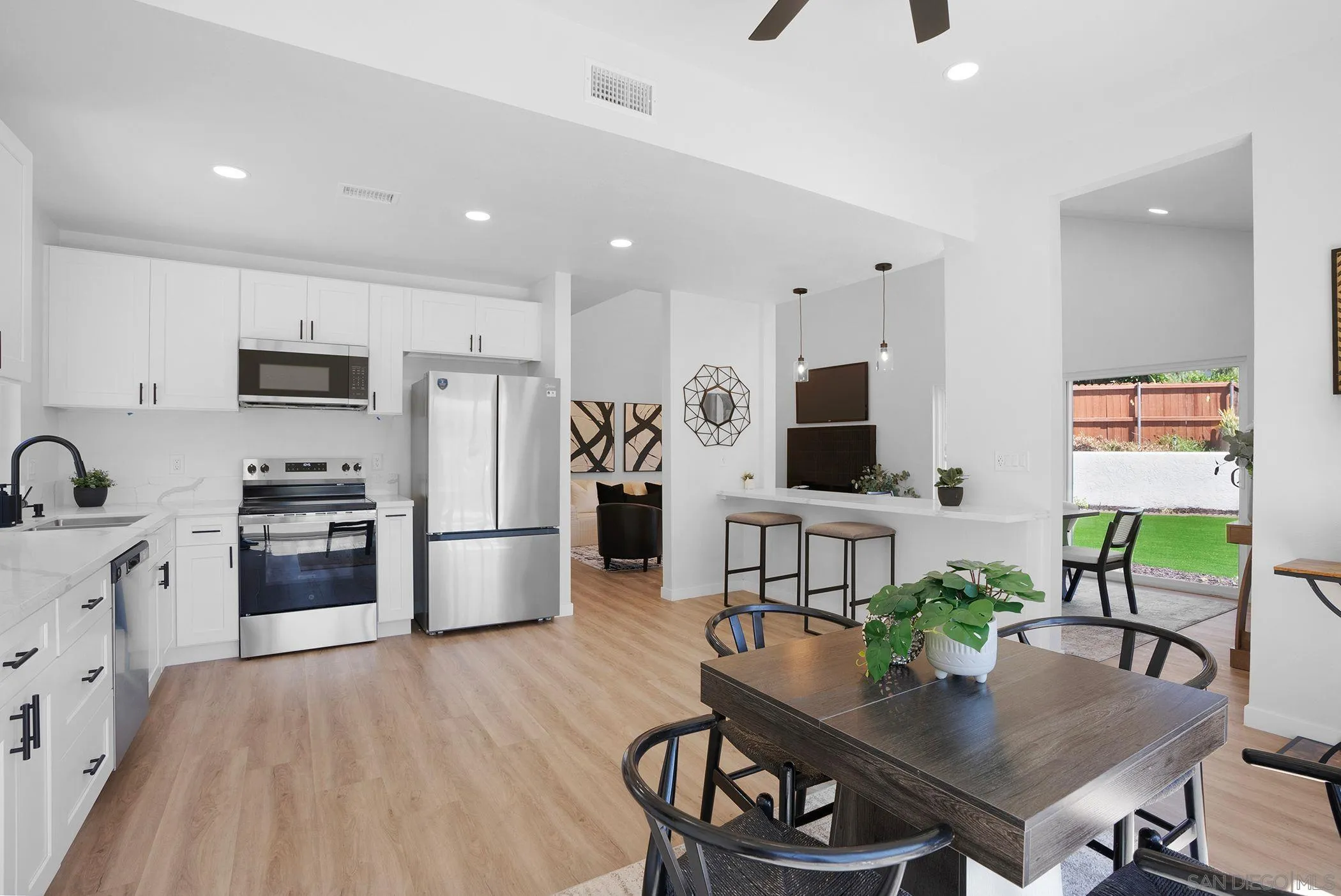 https://cdn.realtyfeed.com/cdn/127/260016841/0b7ed8e4d3a75f5a33c35c4ea8514794.webp