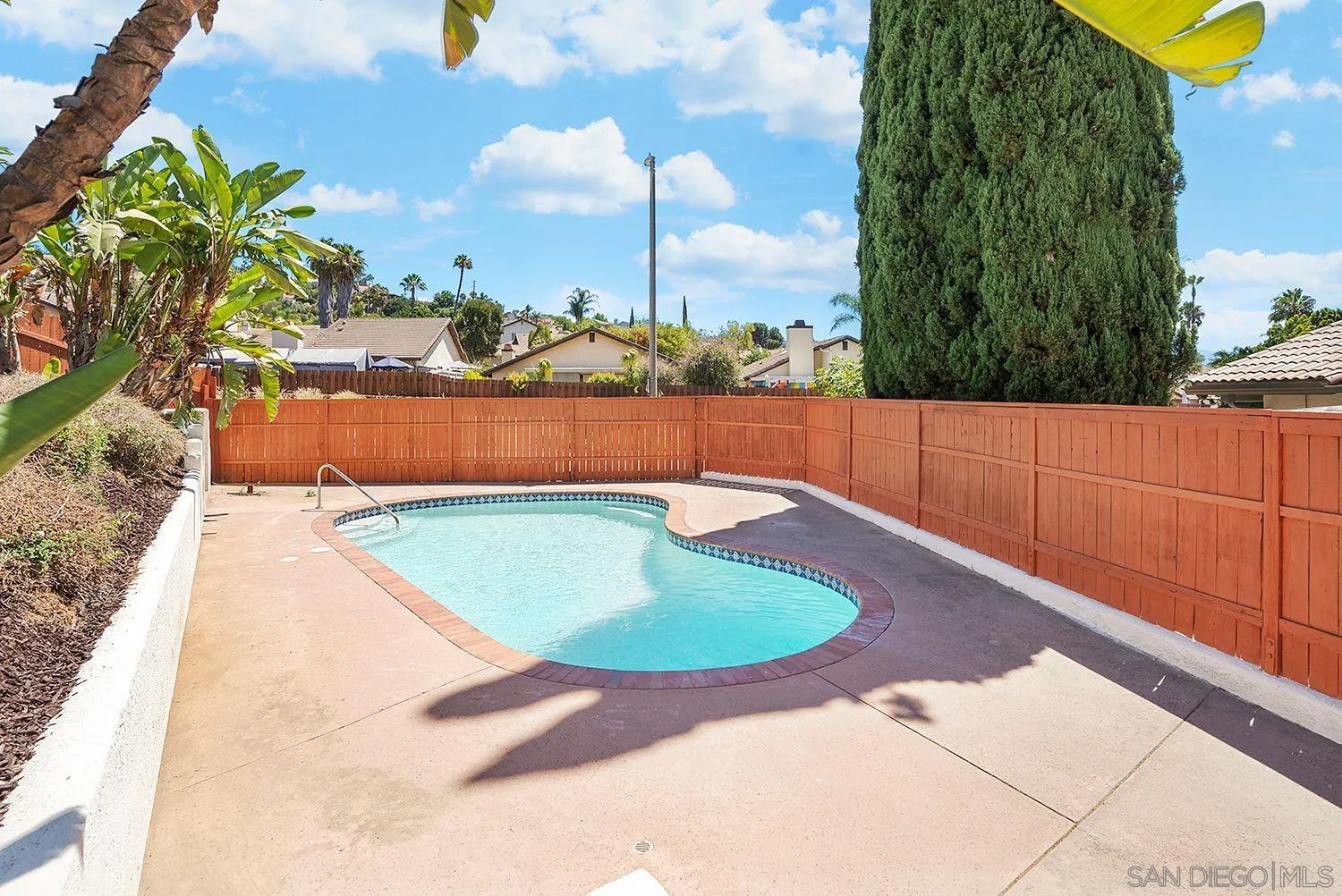 https://cdn.realtyfeed.com/cdn/127/260016841/3d633e99276eb0a87891149aaedfb35f.webp