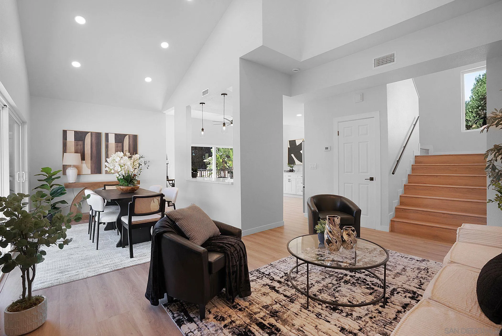 https://cdn.realtyfeed.com/cdn/127/260016841/7a6a1690297d5642eb8ee67d947974a8.webp