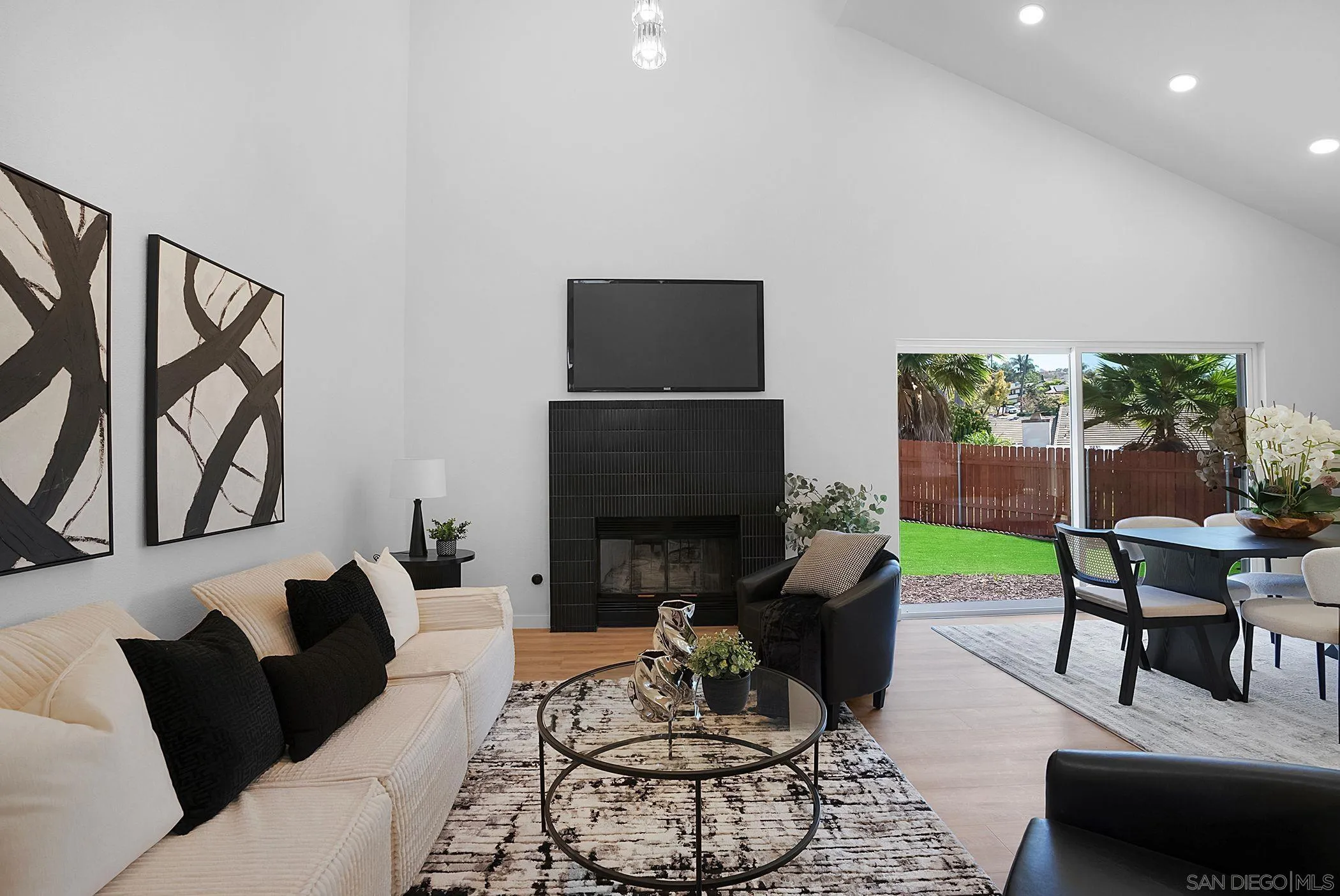 https://cdn.realtyfeed.com/cdn/127/260016841/c0636f6196daf6dd06d8a4ff2c5e736e.webp