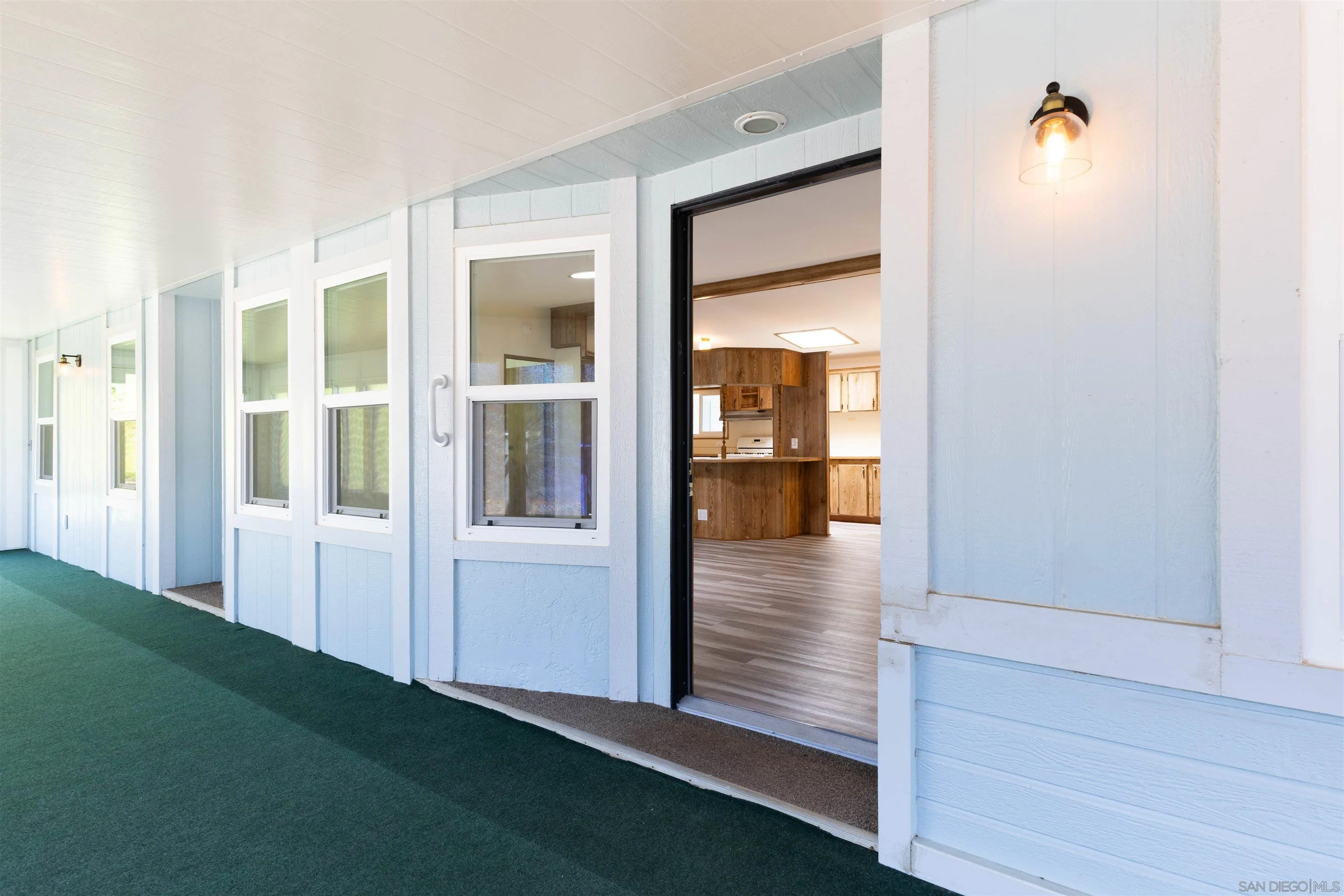 https://cdn.realtyfeed.com/cdn/127/260016845/17195512650b07c8451e8d694661cc27.webp