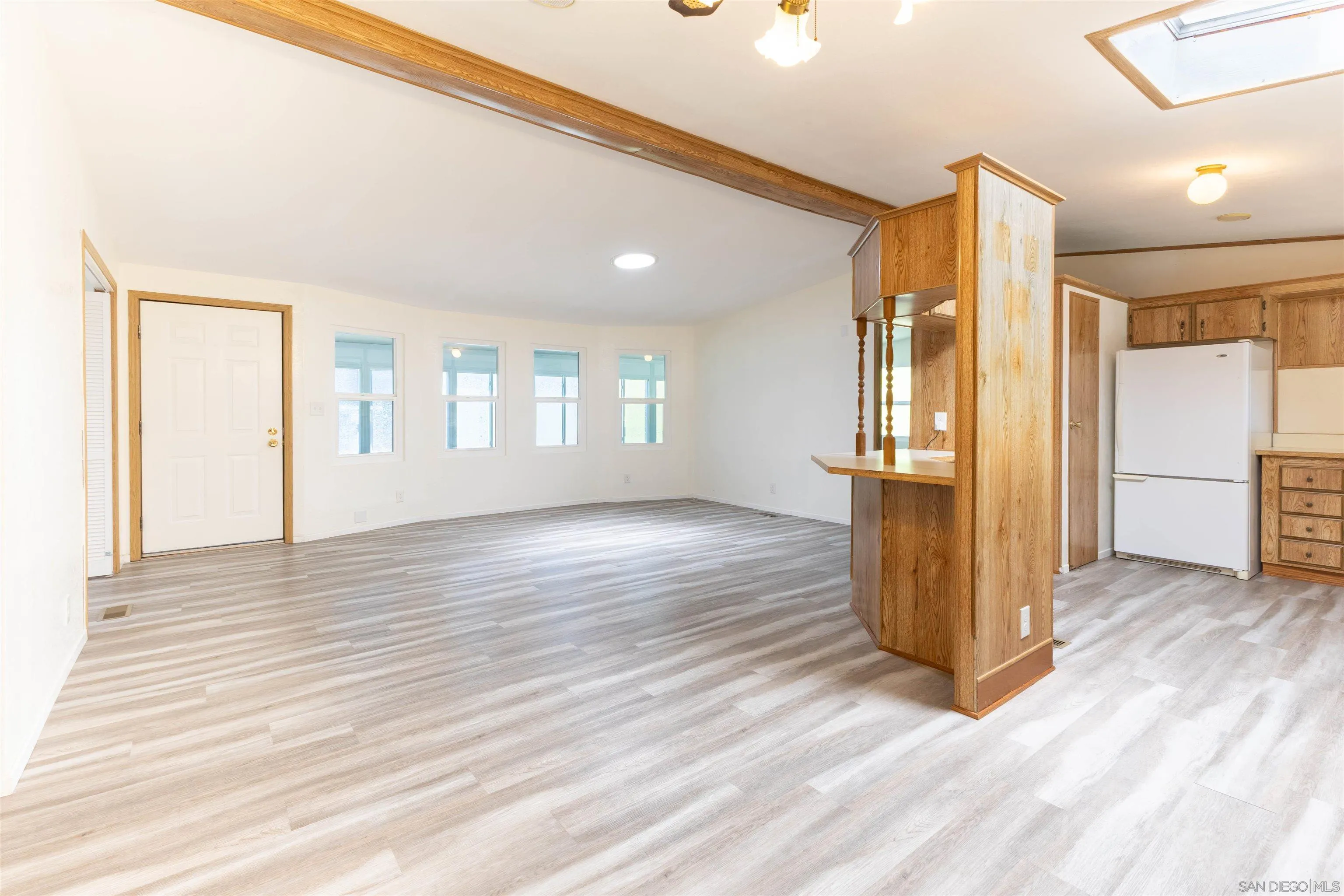 https://cdn.realtyfeed.com/cdn/127/260016845/8fa04f384c54d65c7dbf1cdb366c8ca0.webp