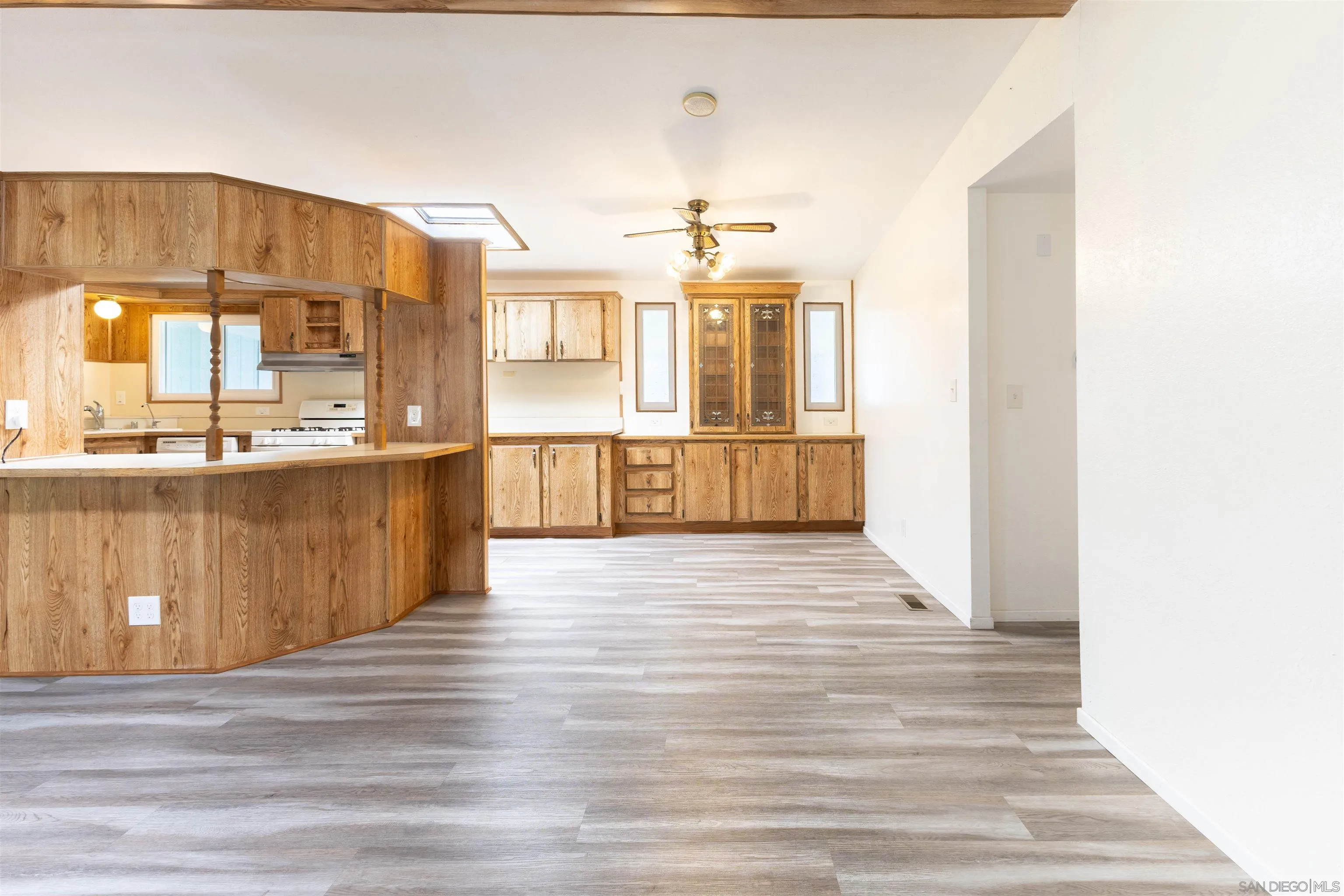 https://cdn.realtyfeed.com/cdn/127/260016845/bf0bf0ec7a5b61af9d725a8ec9041242.webp