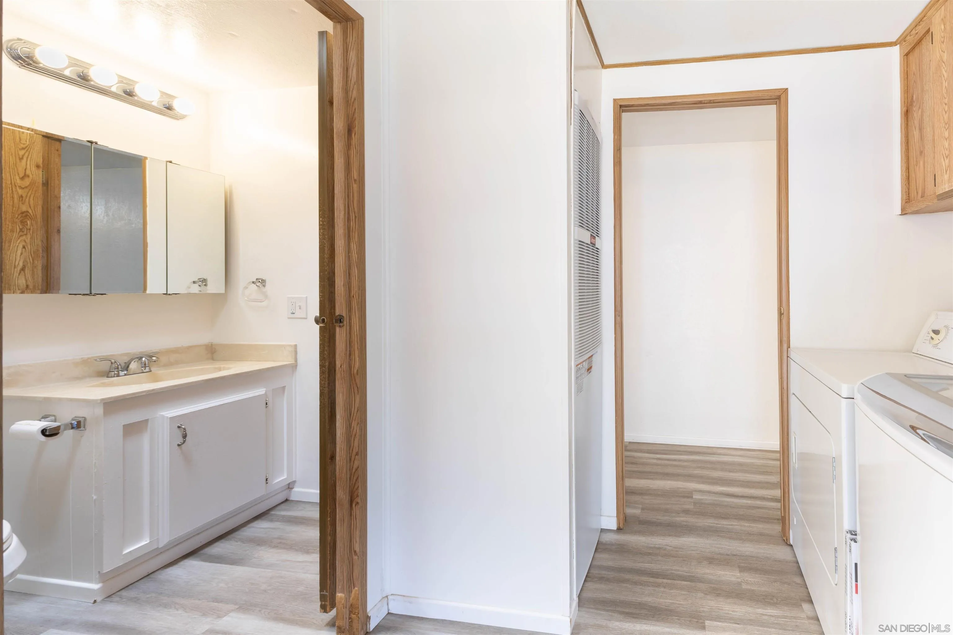 https://cdn.realtyfeed.com/cdn/127/260016845/c7b53dbd4919cbc69b9f8e5d03c987bb.webp