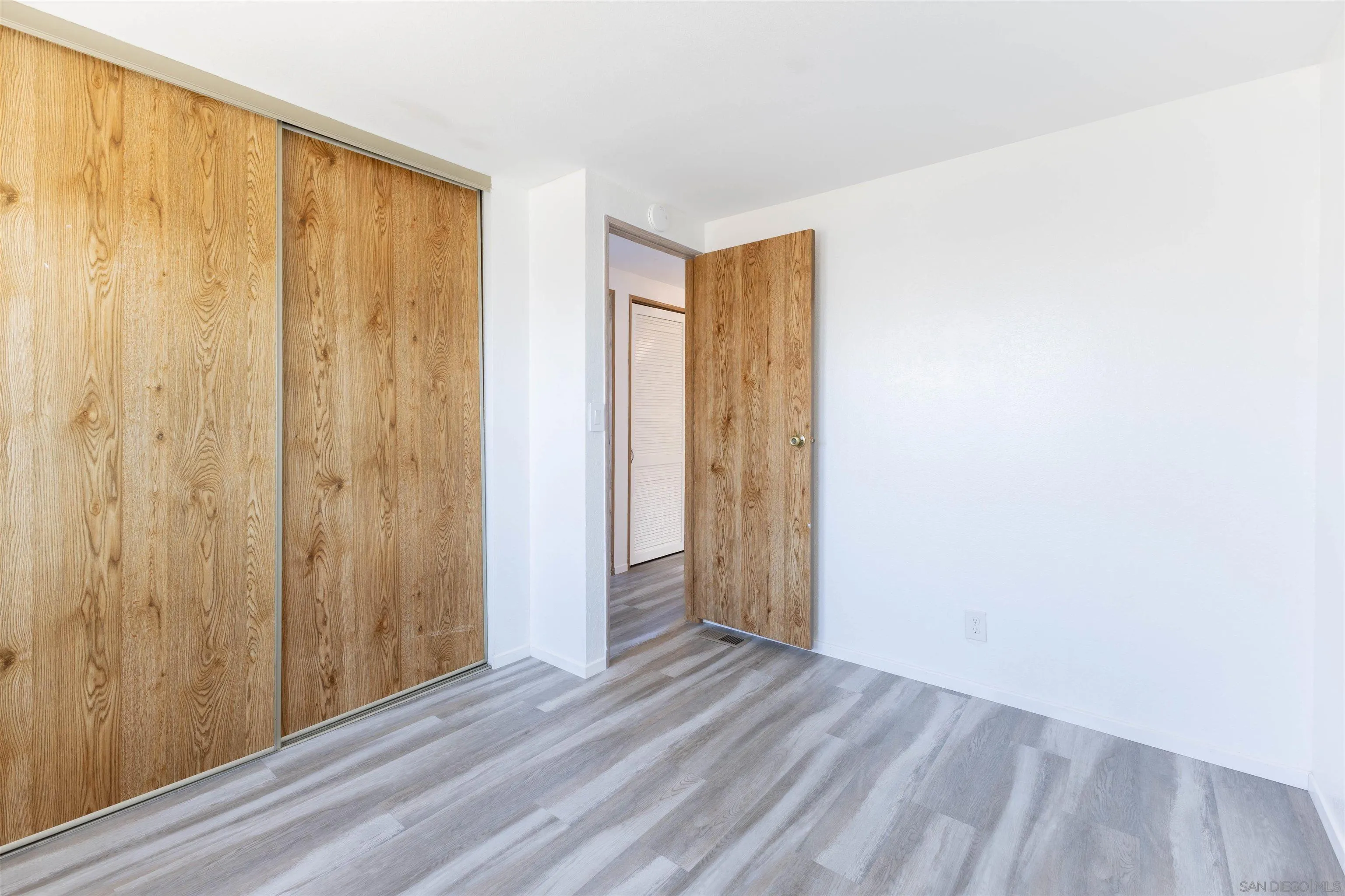 https://cdn.realtyfeed.com/cdn/127/260016845/c866e62eff185e51a83d3aff70e835a2.webp