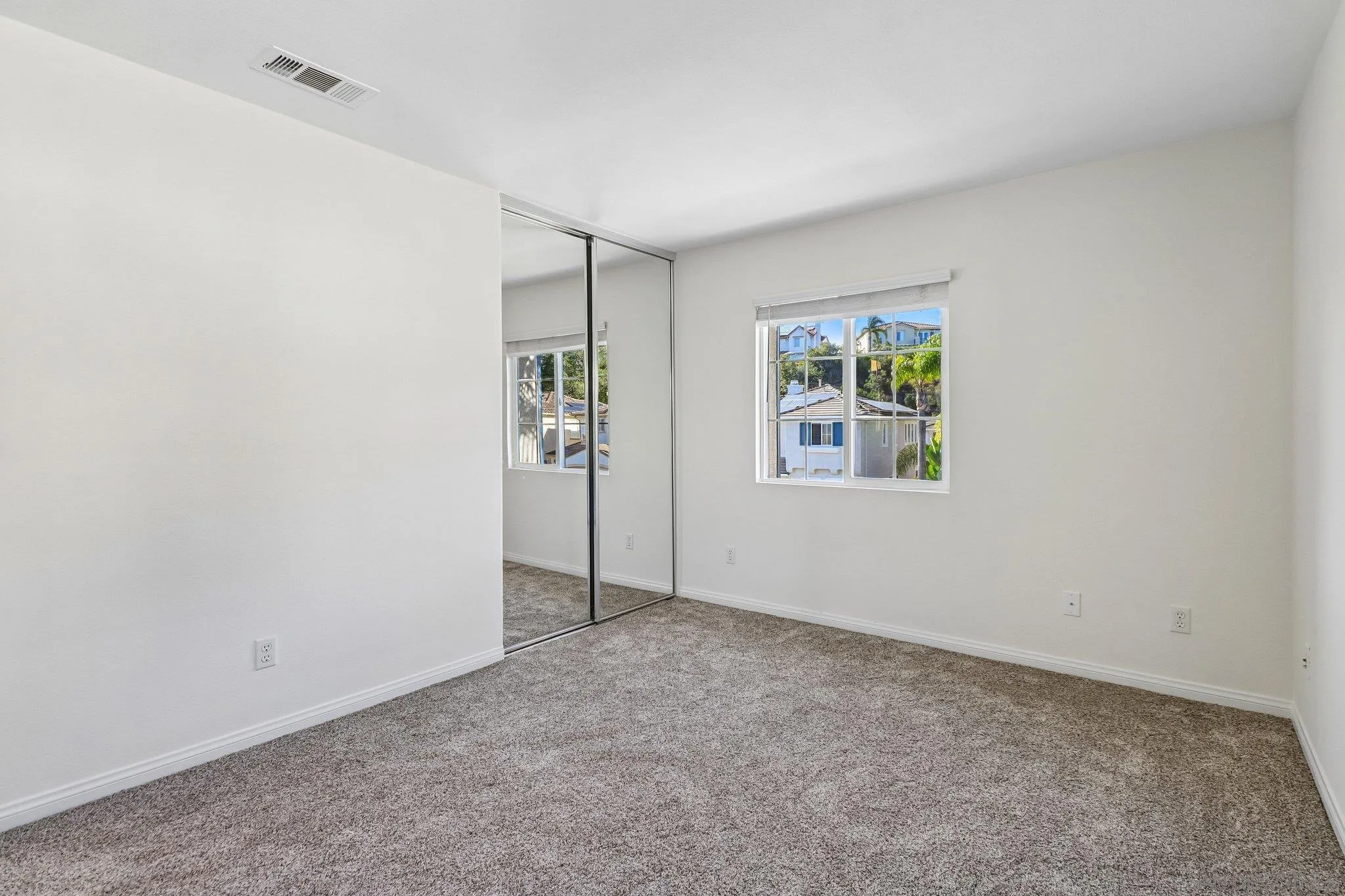 https://cdn.realtyfeed.com/cdn/127/260016846/5bf41b4f78e852559a305bcd8d654823.webp