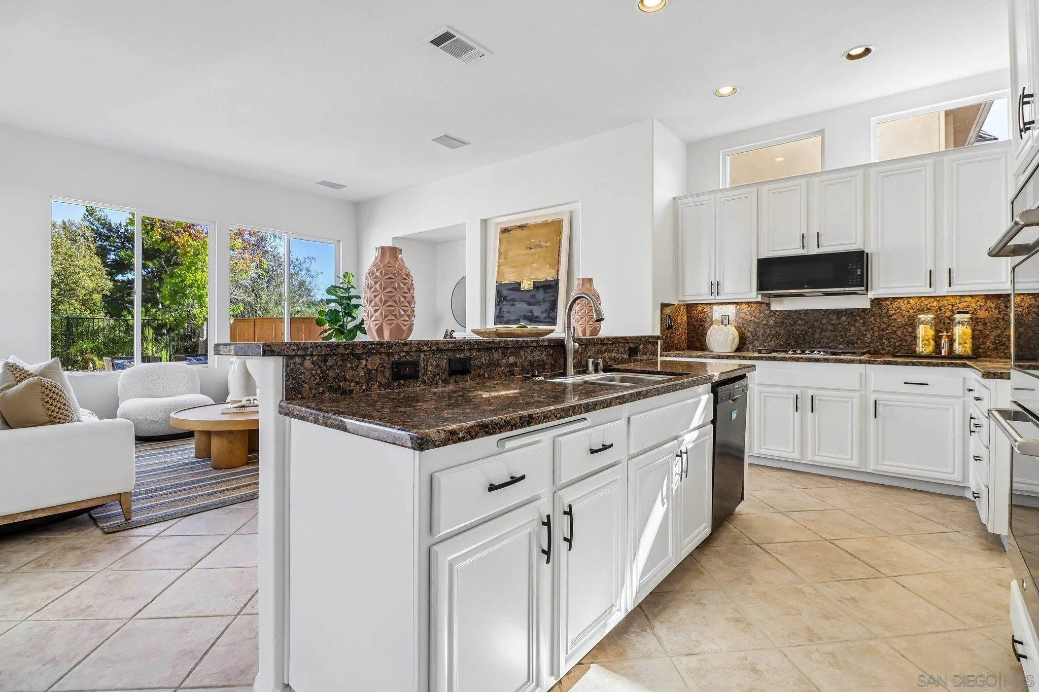 https://cdn.realtyfeed.com/cdn/127/260016846/6eb0c3c36ebb737d3624a4eda8f9fbf8.webp