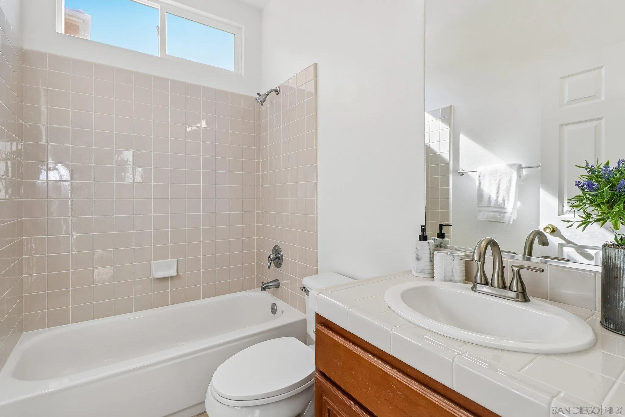 https://cdn.realtyfeed.com/cdn/127/260016846/9b929680541ca07babae5d4f8e282576.webp