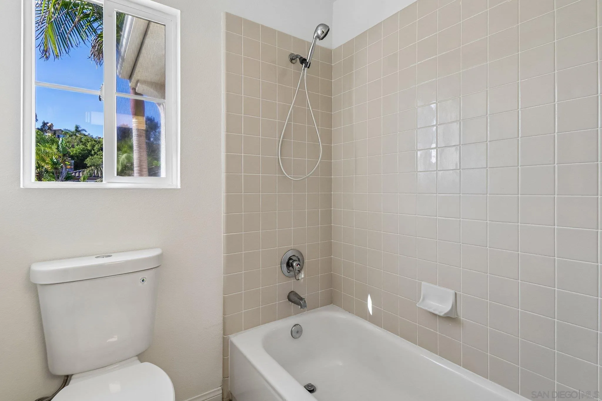https://cdn.realtyfeed.com/cdn/127/260016846/d1e7dc9e82640cb6dcd0bb06da620eba.webp