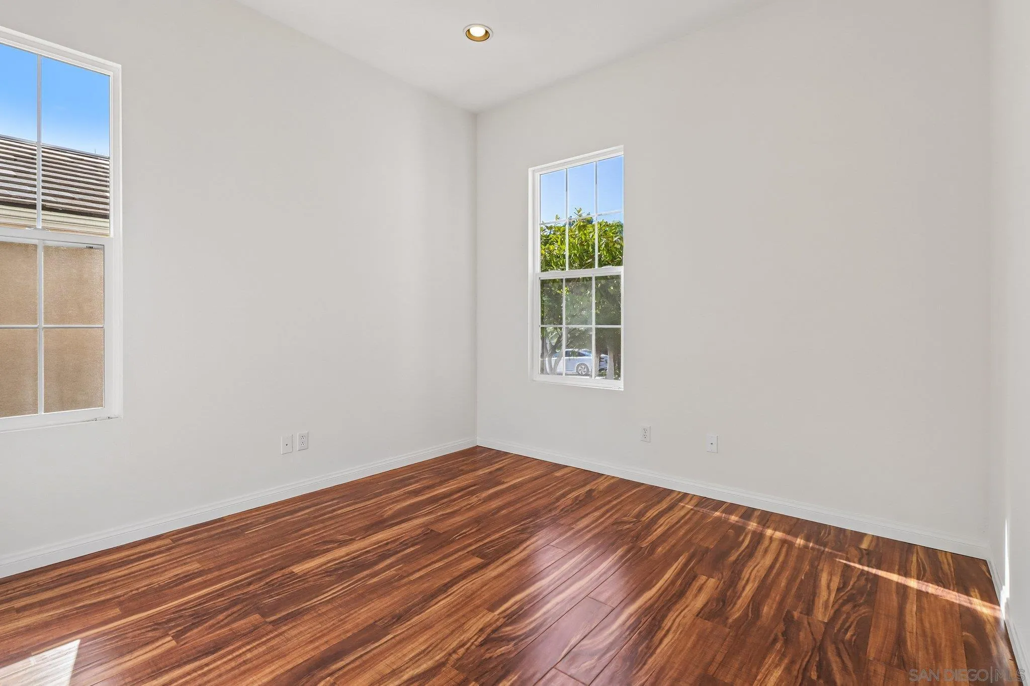 https://cdn.realtyfeed.com/cdn/127/260016846/dbe4db9c8a0844463561f37be2c6cf8e.webp
