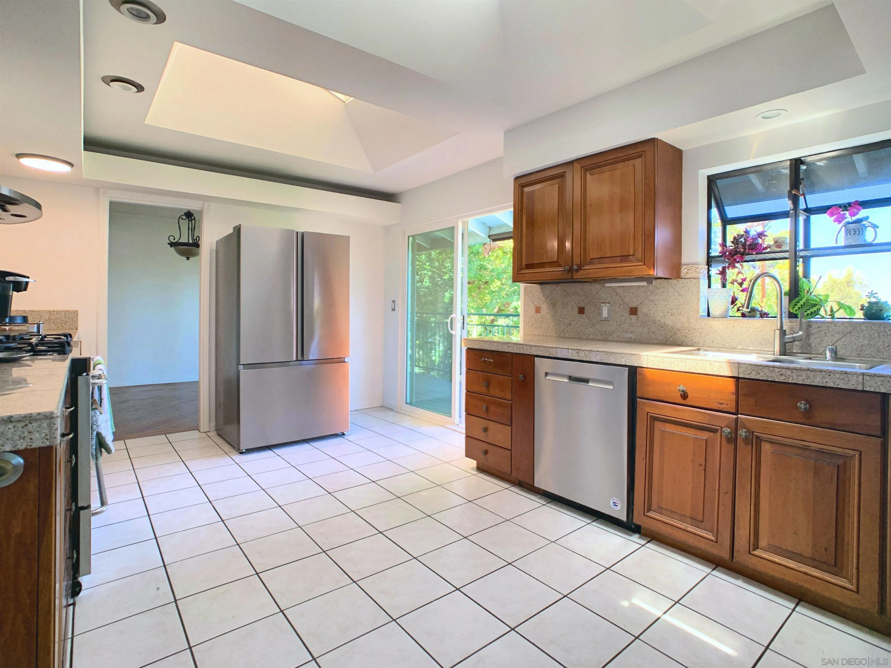 https://cdn.realtyfeed.com/cdn/127/260016848/006d7d9a3ea471d35425d20ef569f471.webp