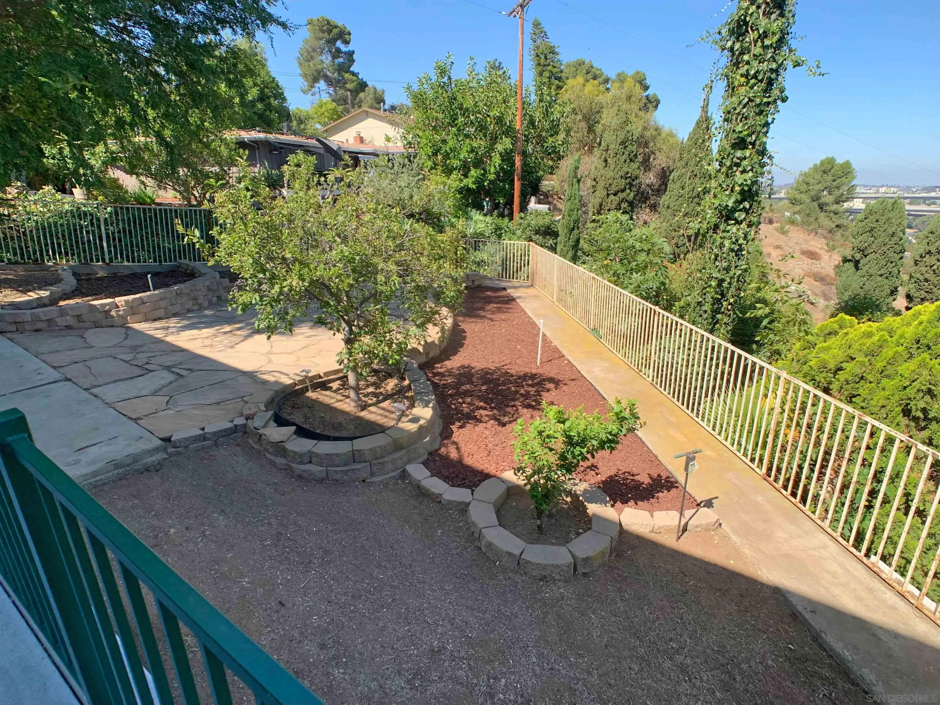 https://cdn.realtyfeed.com/cdn/127/260016848/00cf8bef7dced97c15c8e3d16b8a32d6.webp