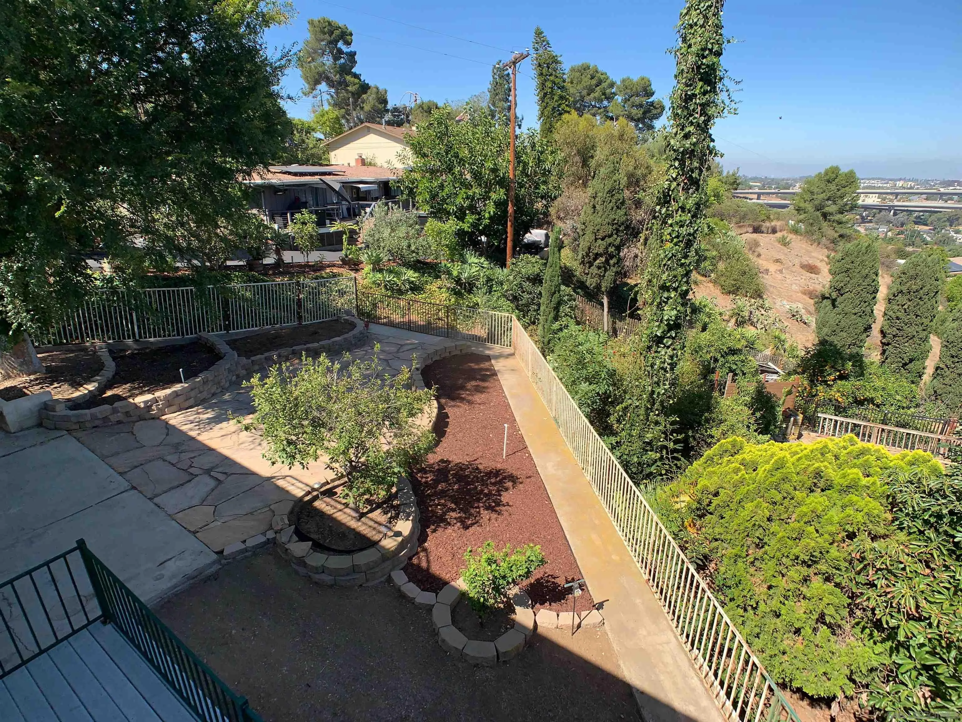 https://cdn.realtyfeed.com/cdn/127/260016848/08bd96ff1a2603dd4a68b72532f256fc.webp