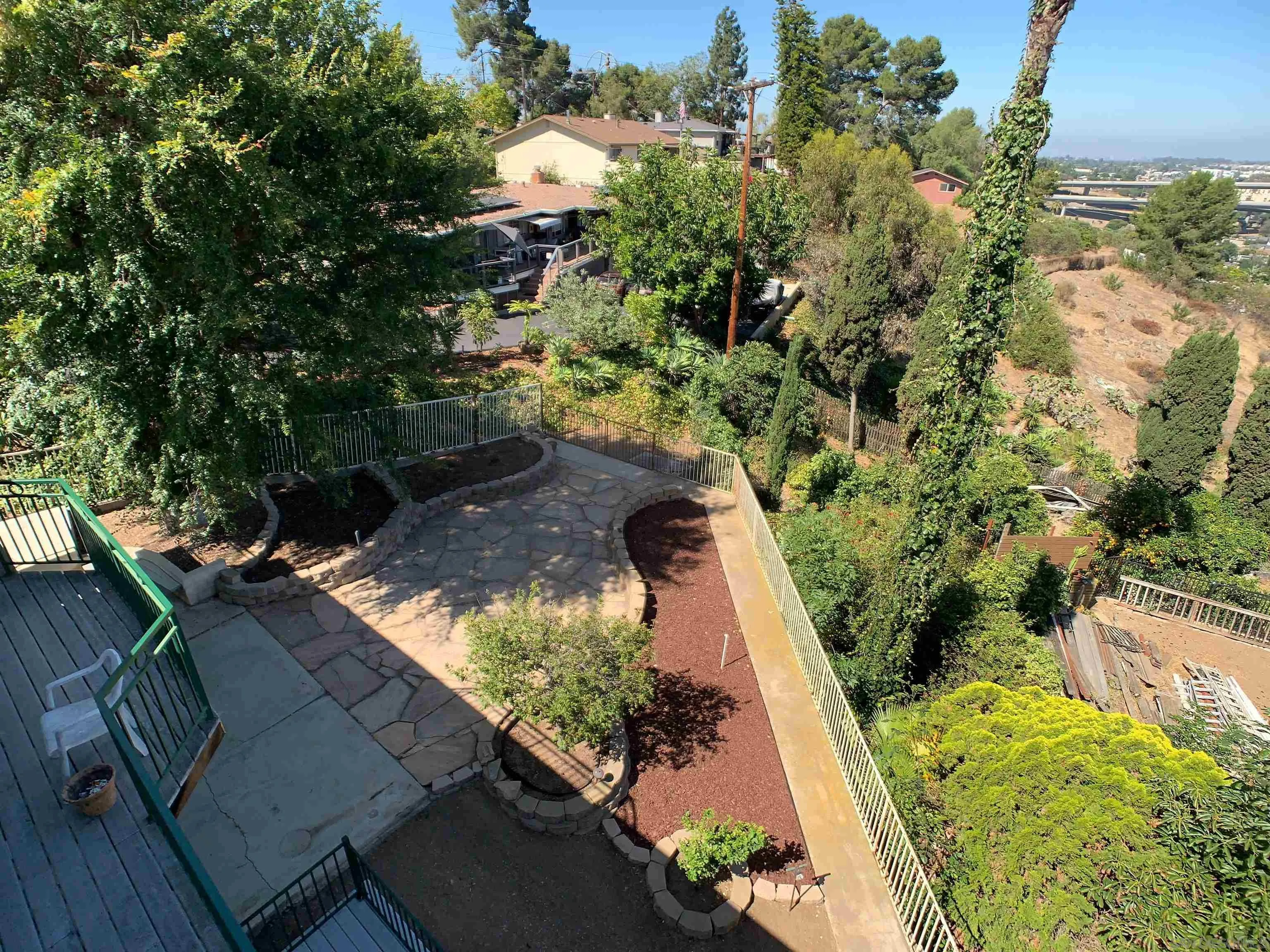 https://cdn.realtyfeed.com/cdn/127/260016848/24de8f211062e83fd058ec26580ba606.webp