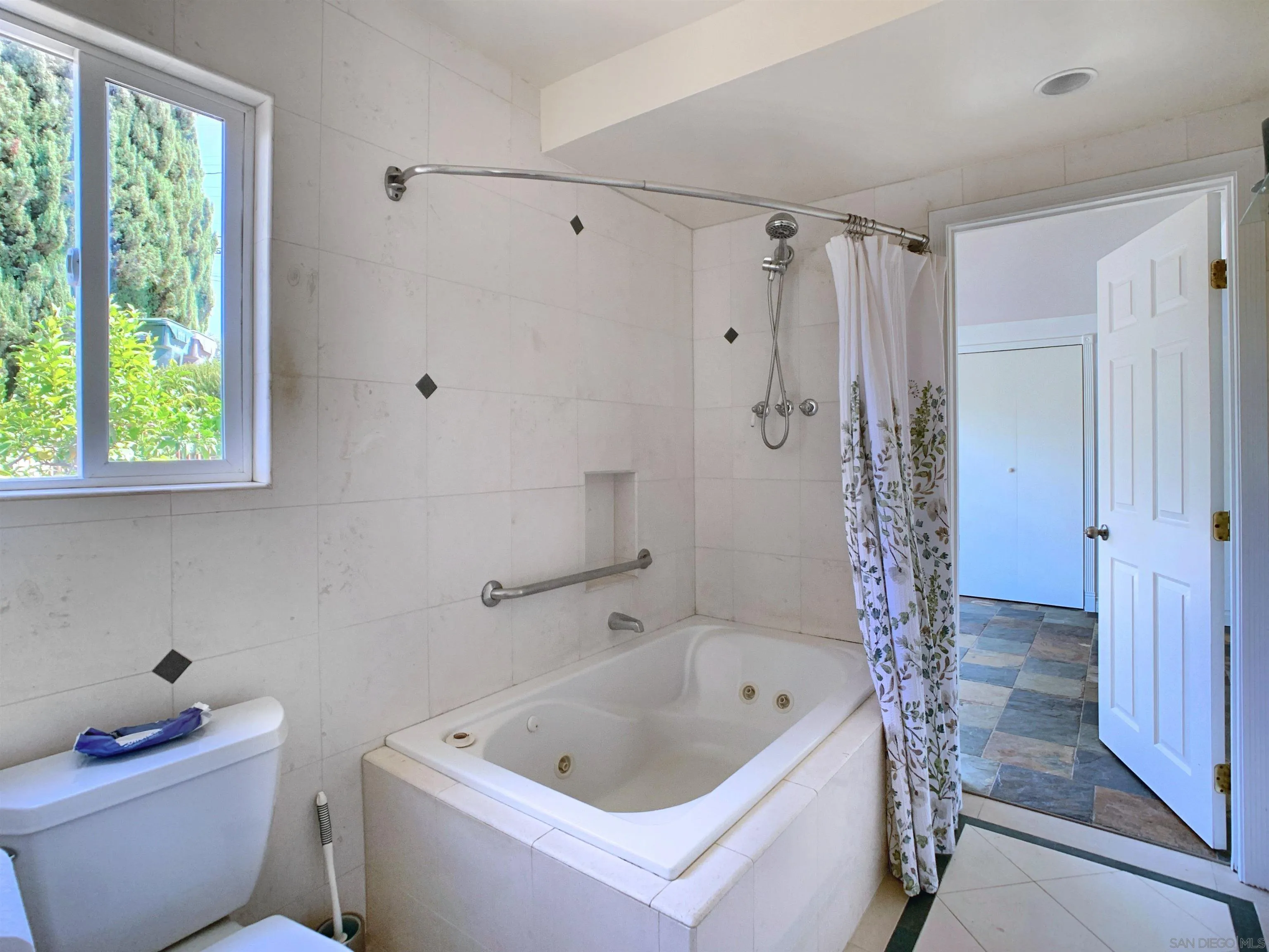 https://cdn.realtyfeed.com/cdn/127/260016848/7371386f027e068c0db5940b78153237.webp