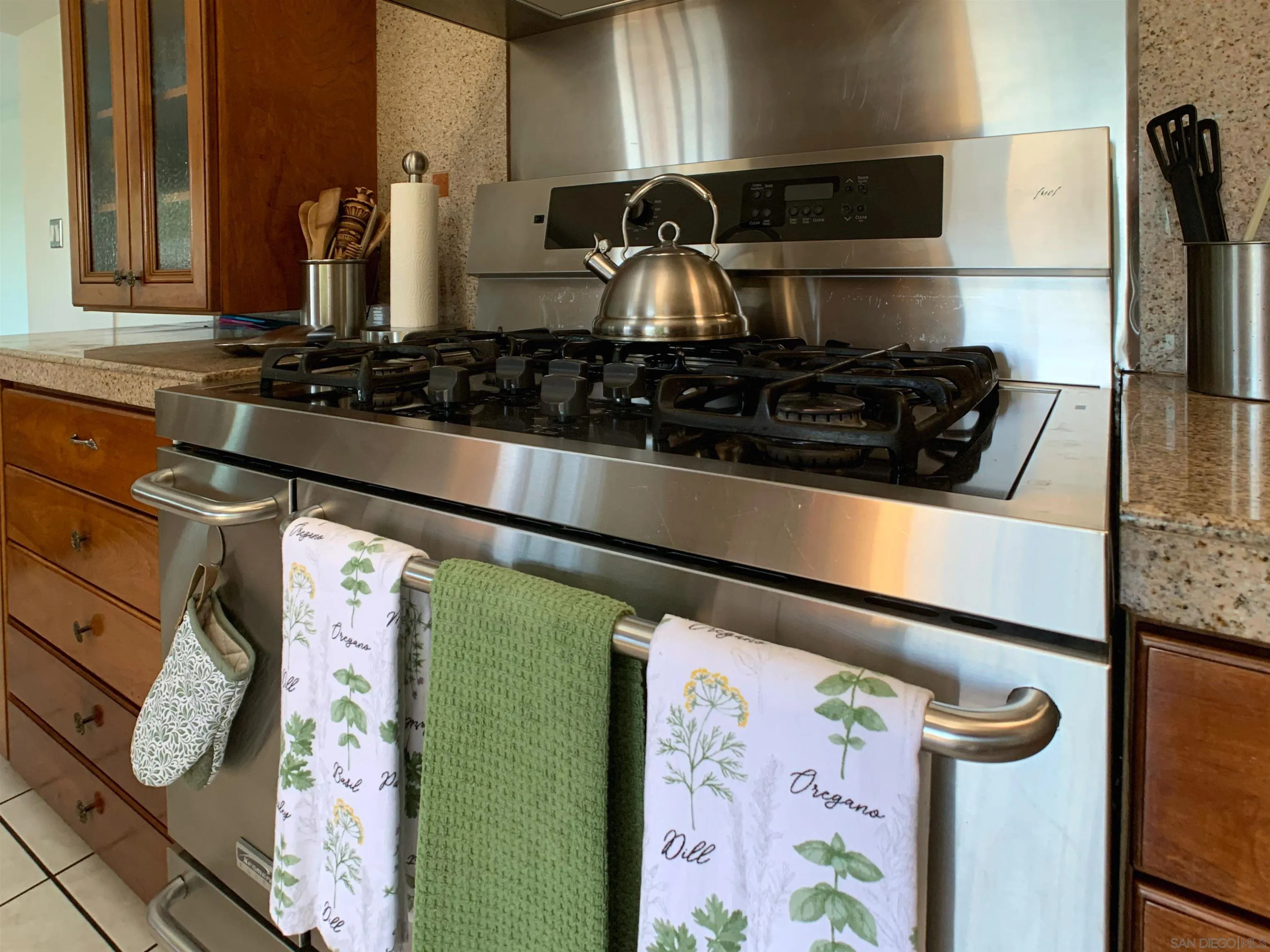 https://cdn.realtyfeed.com/cdn/127/260016848/7a1002ef065ca7c5e57256a610a770b2.webp