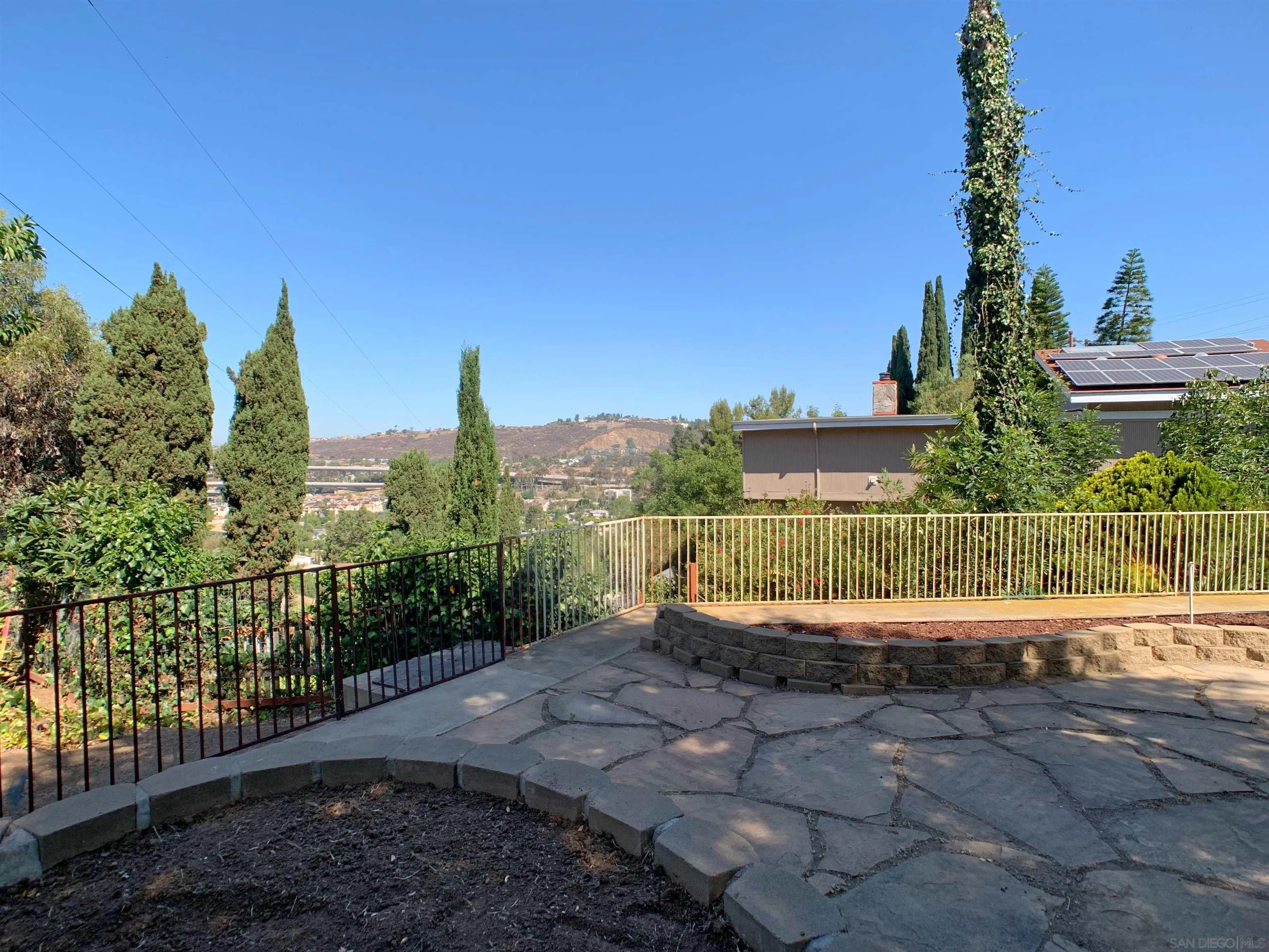 https://cdn.realtyfeed.com/cdn/127/260016848/9893277c3e5ba5269b5b69273fd5a9ba.webp