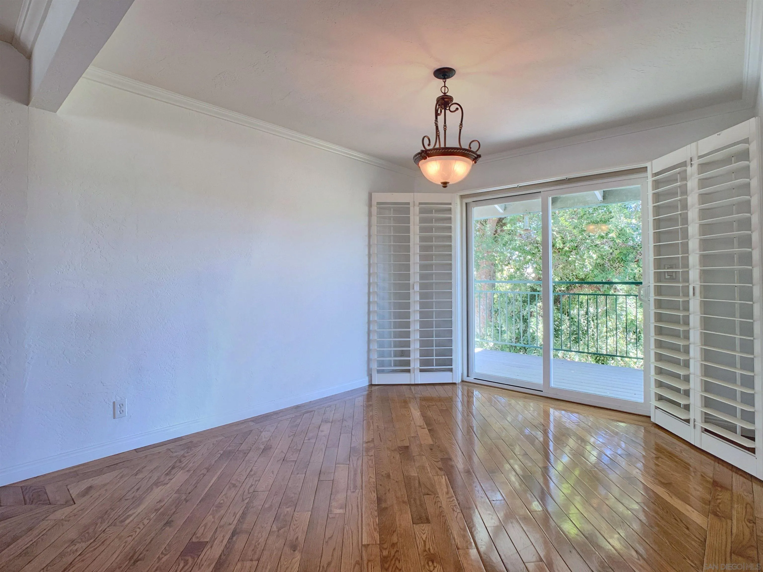 https://cdn.realtyfeed.com/cdn/127/260016848/99d33a2352ac19c05455945c79e6c48c.webp